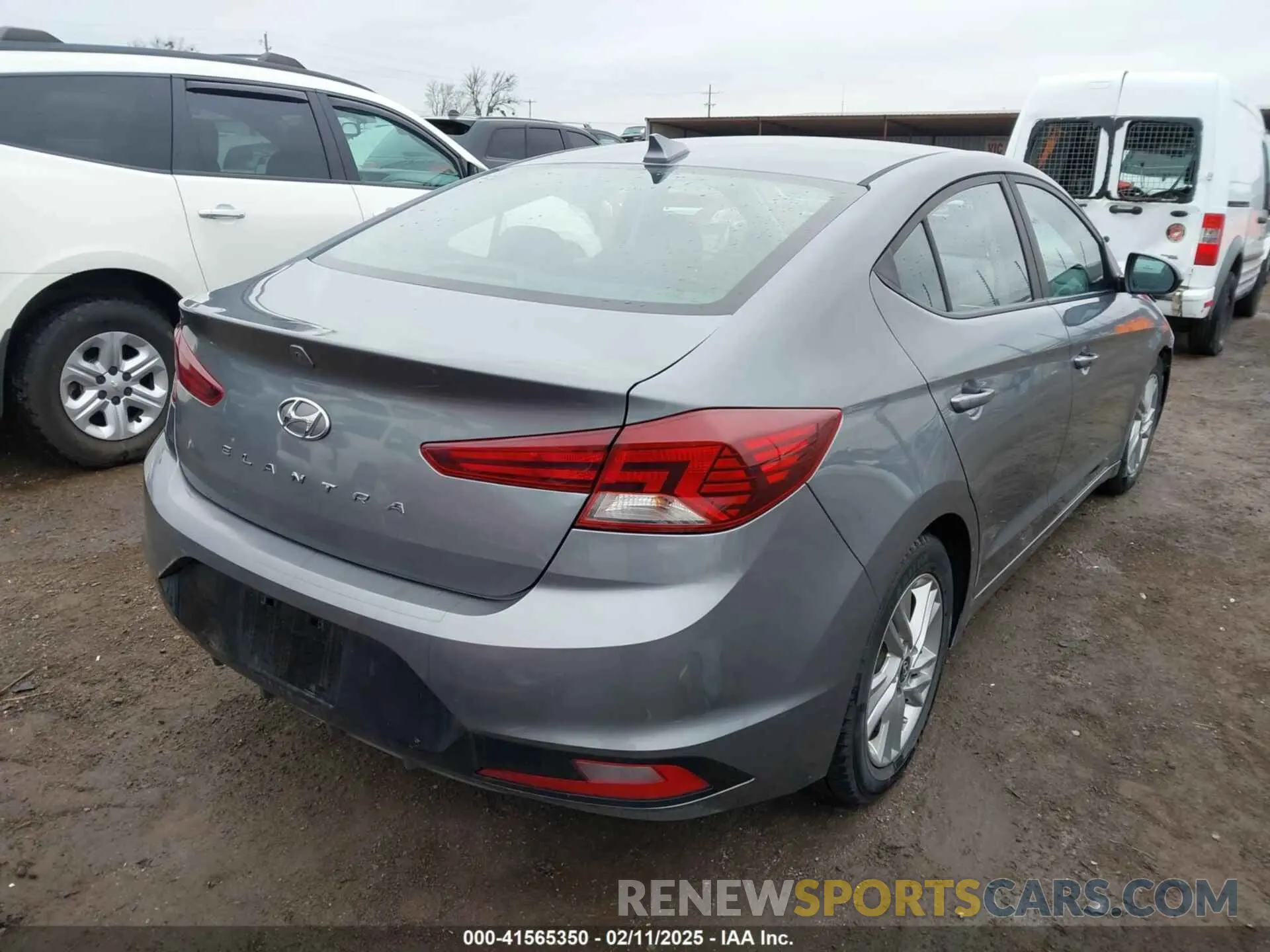 4 Photograph of a damaged car KMHD84LF8KU833554 HYUNDAI ELANTRA 2019