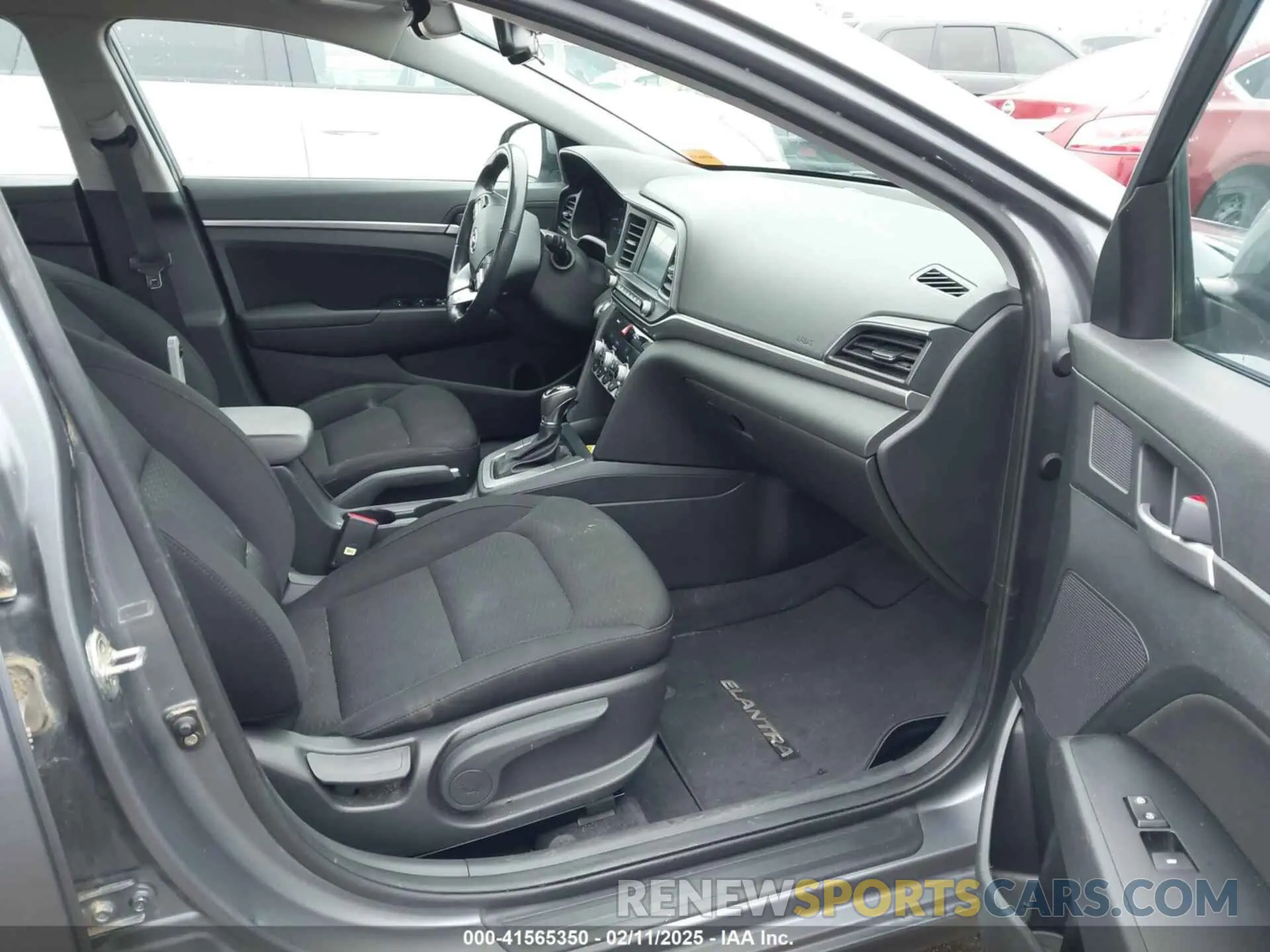 5 Photograph of a damaged car KMHD84LF8KU833554 HYUNDAI ELANTRA 2019
