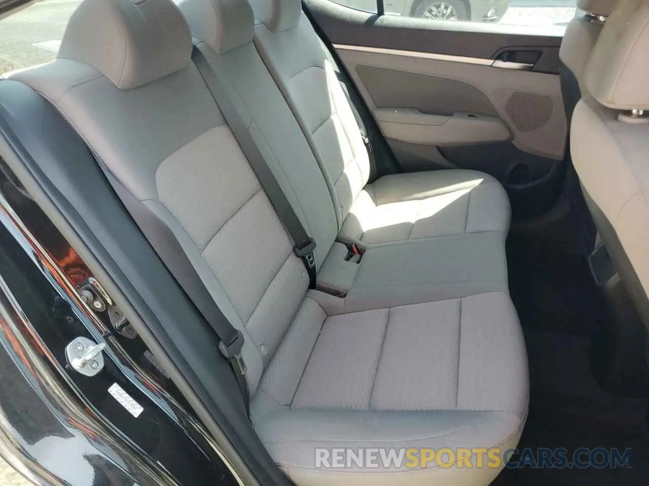10 Photograph of a damaged car KMHD84LF9KU775504 HYUNDAI ELANTRA 2019