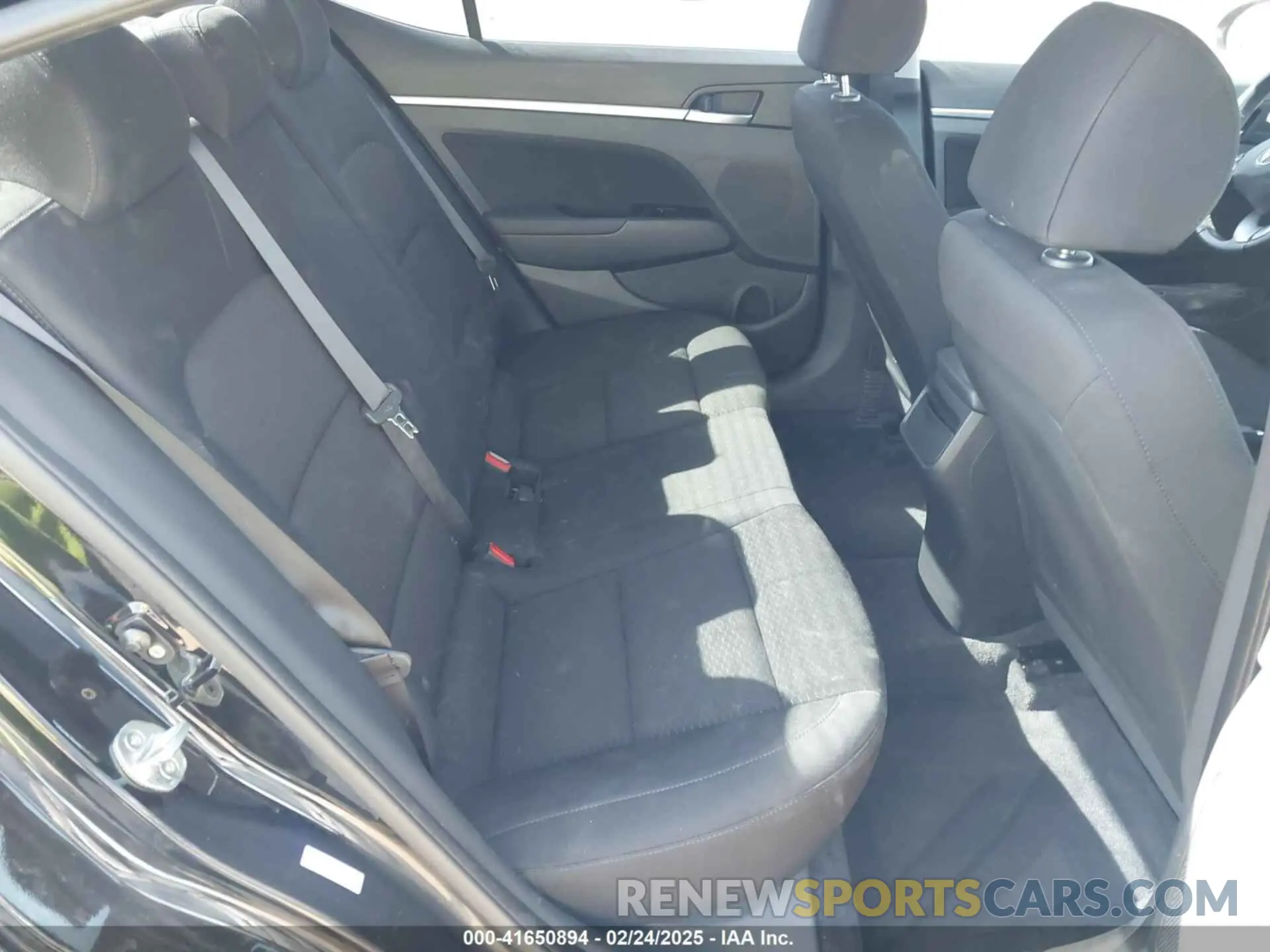 8 Photograph of a damaged car KMHD84LF9KU850394 HYUNDAI ELANTRA 2019