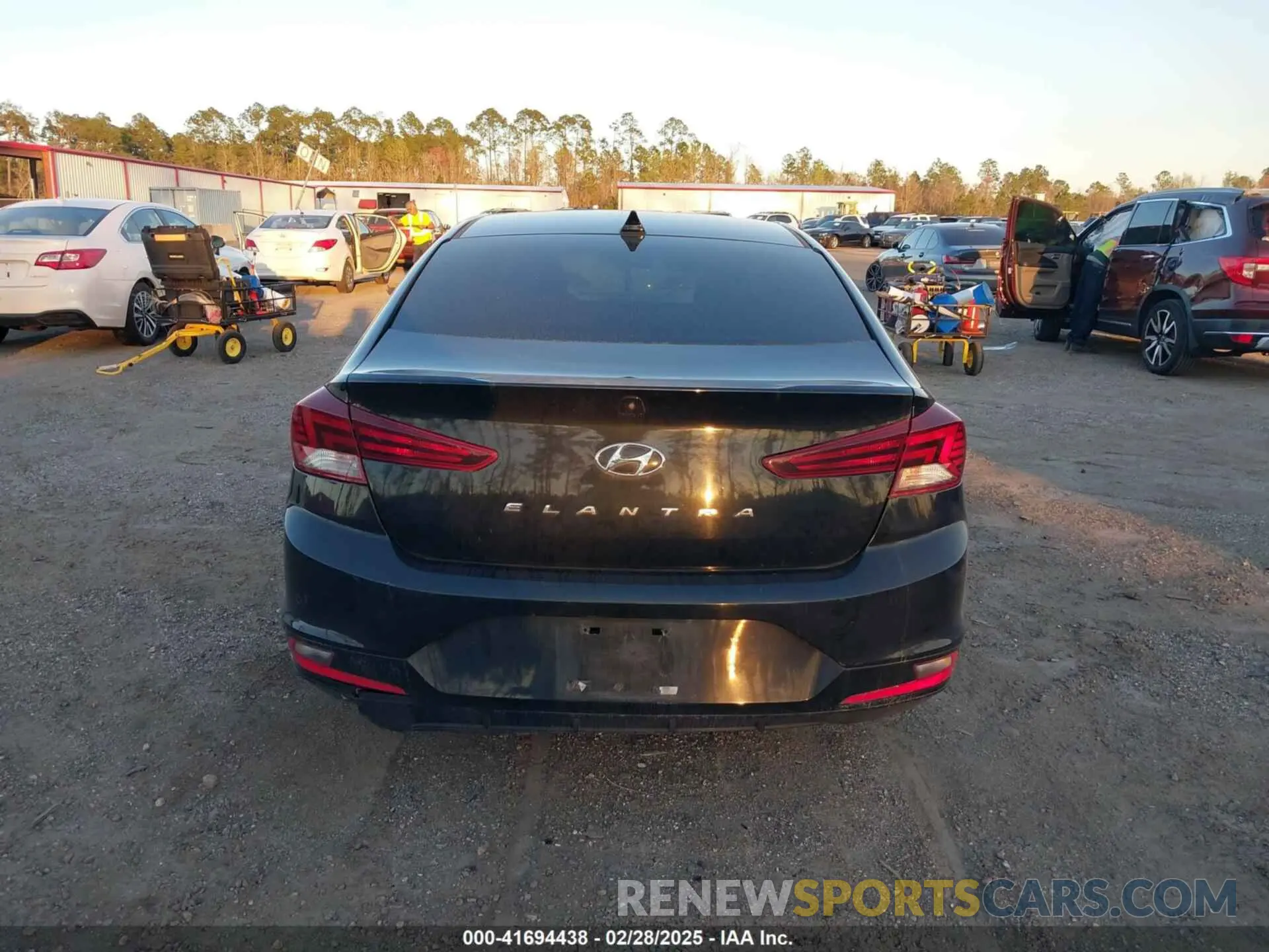 16 Photograph of a damaged car KMHD84LFXKU731169 HYUNDAI ELANTRA 2019