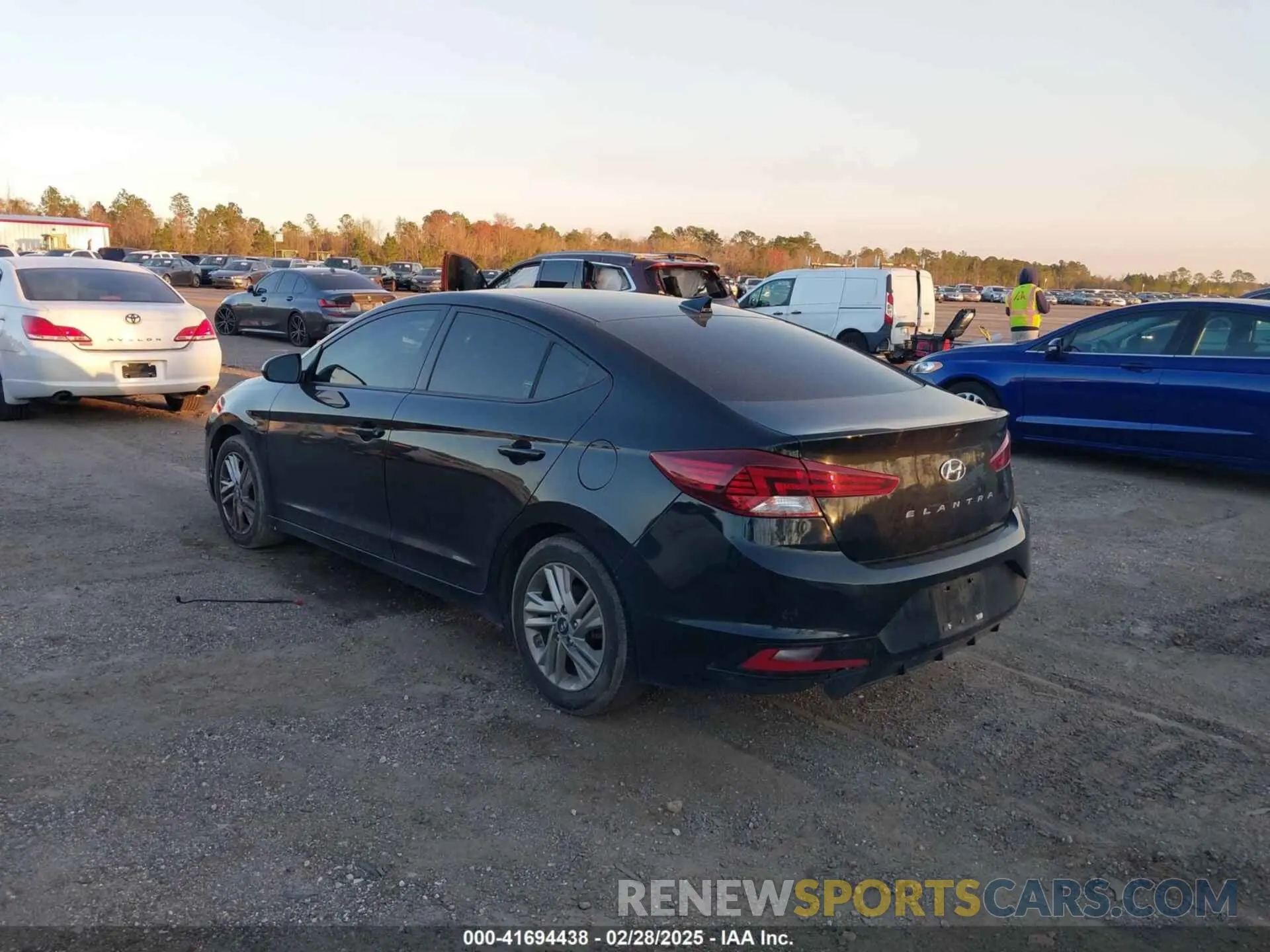 3 Photograph of a damaged car KMHD84LFXKU731169 HYUNDAI ELANTRA 2019