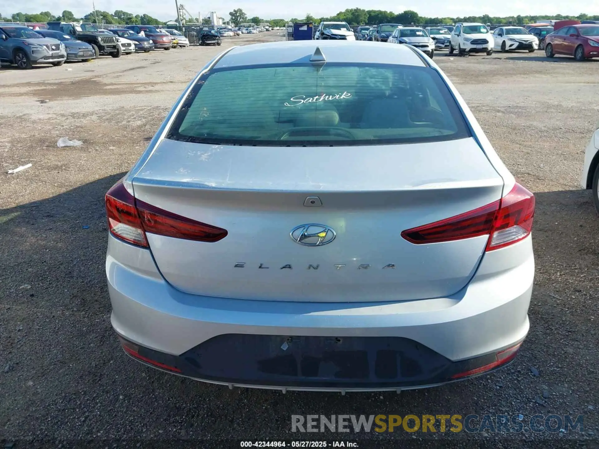 16 Photograph of a damaged car KMHD84LFXKU746190 HYUNDAI ELANTRA 2019