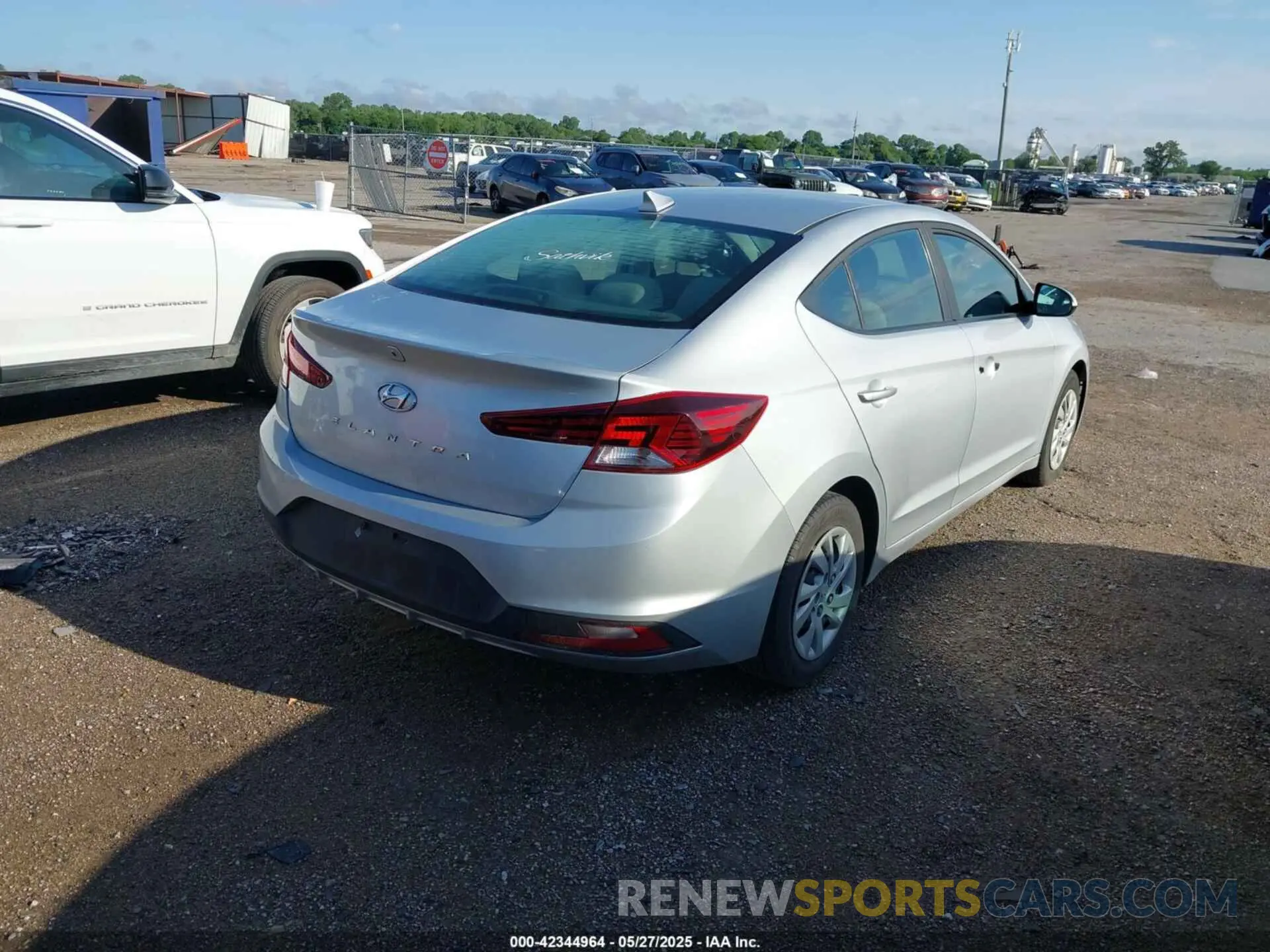 4 Photograph of a damaged car KMHD84LFXKU746190 HYUNDAI ELANTRA 2019
