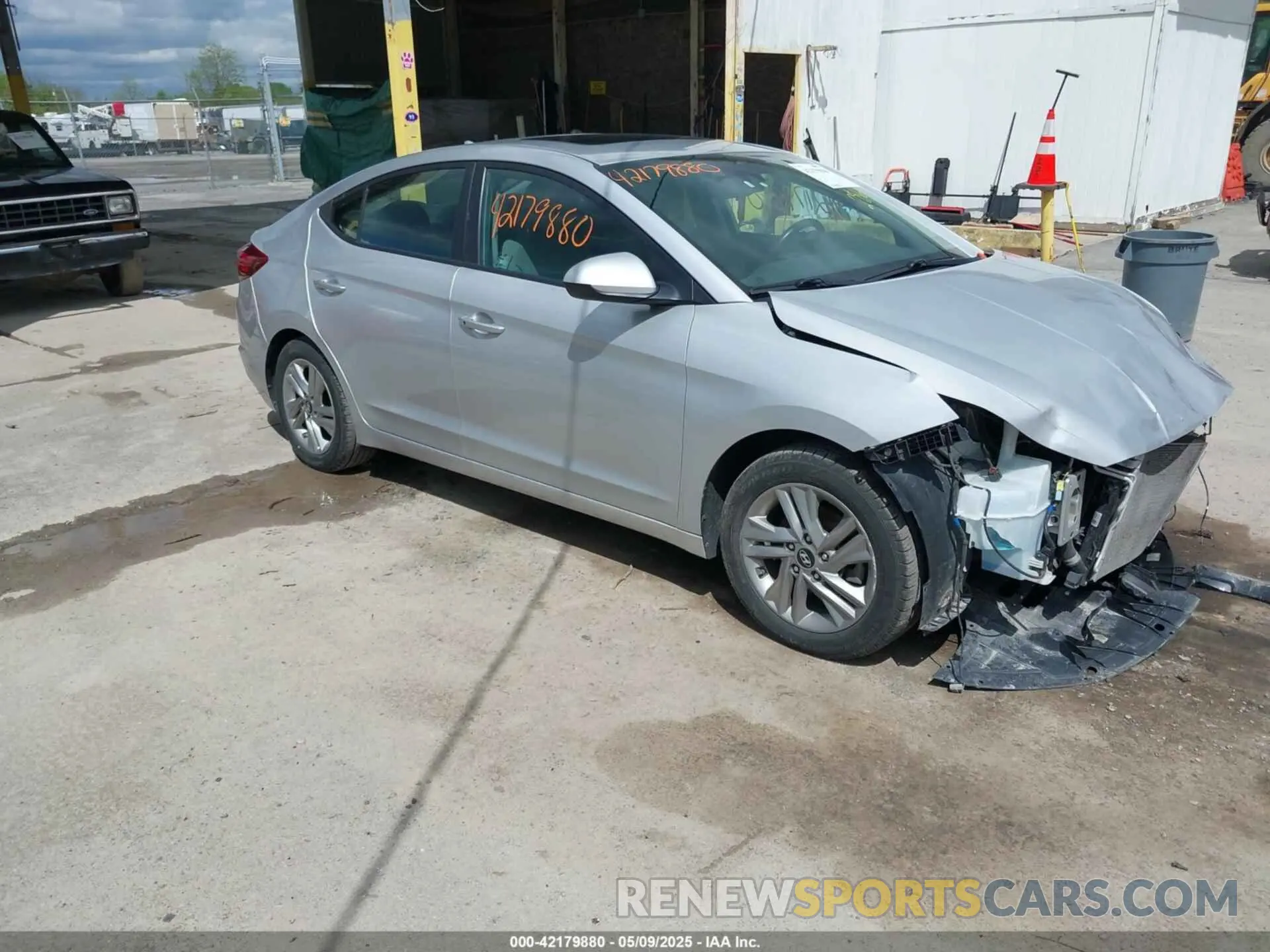 1 Photograph of a damaged car KMHD84LFXKU762860 HYUNDAI ELANTRA 2019