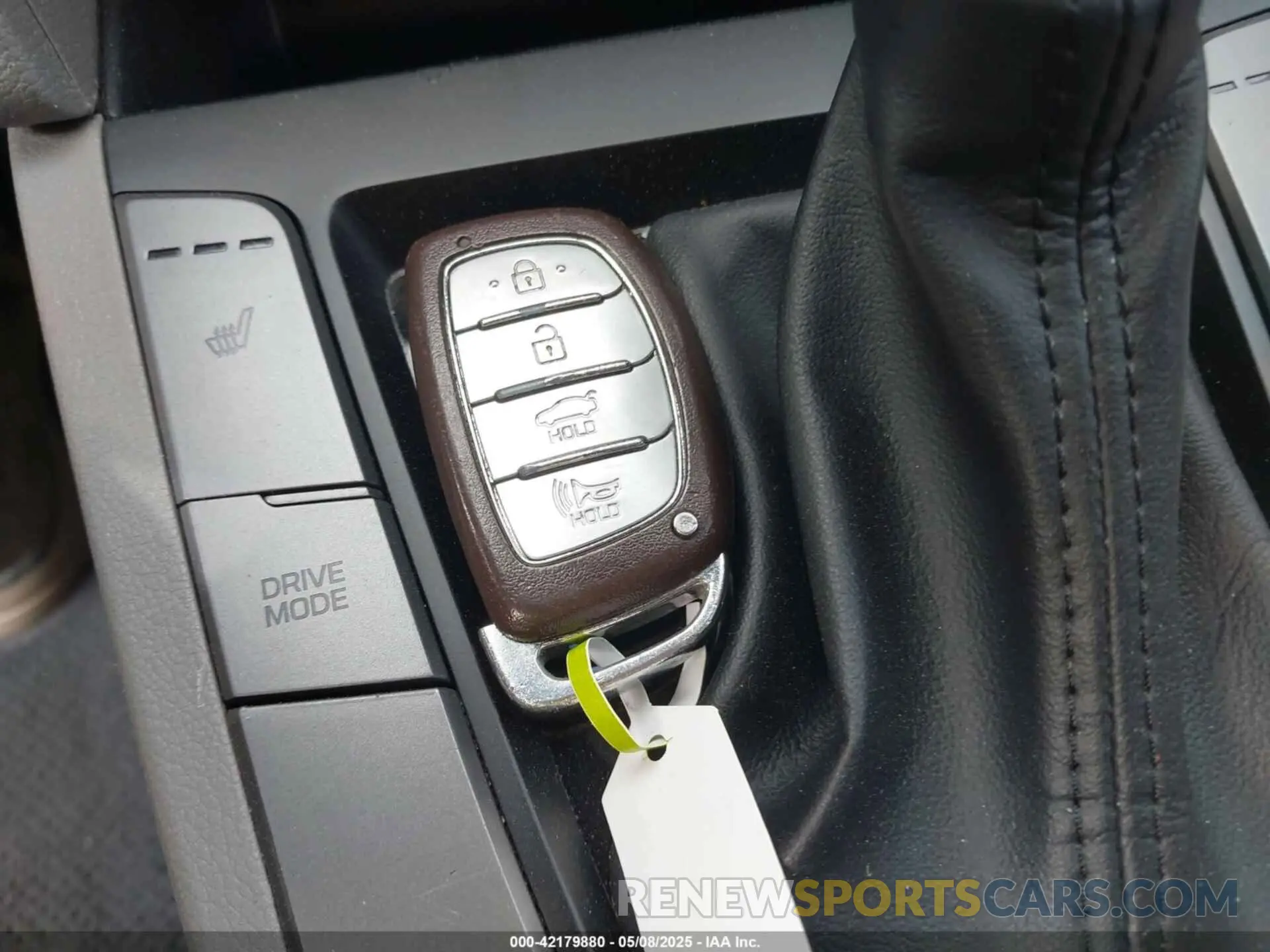 11 Photograph of a damaged car KMHD84LFXKU762860 HYUNDAI ELANTRA 2019