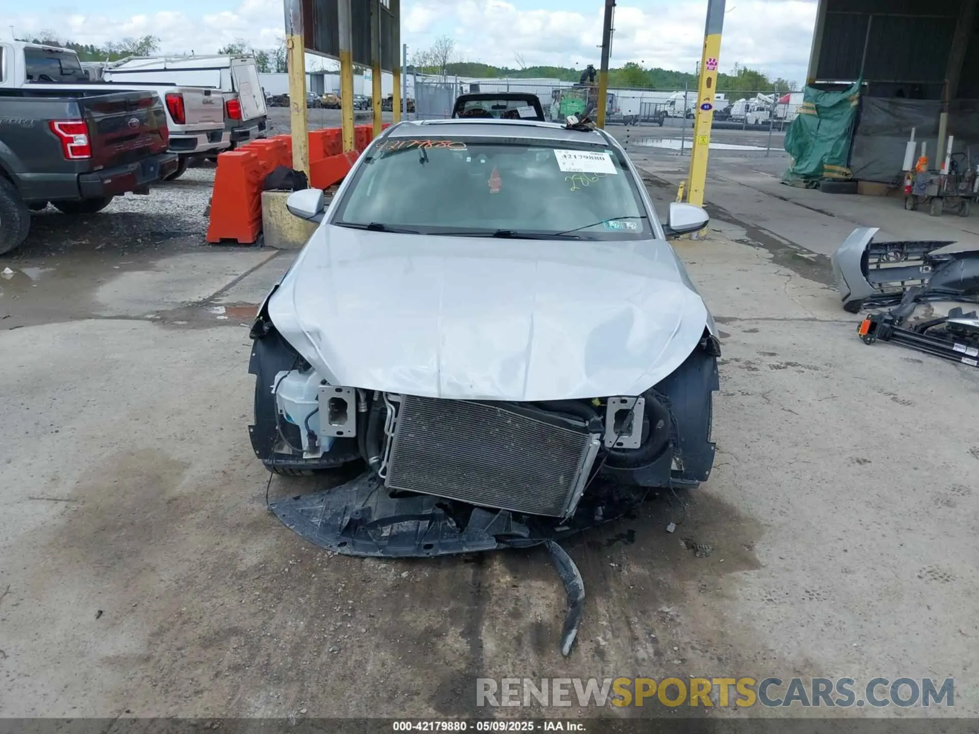 13 Photograph of a damaged car KMHD84LFXKU762860 HYUNDAI ELANTRA 2019