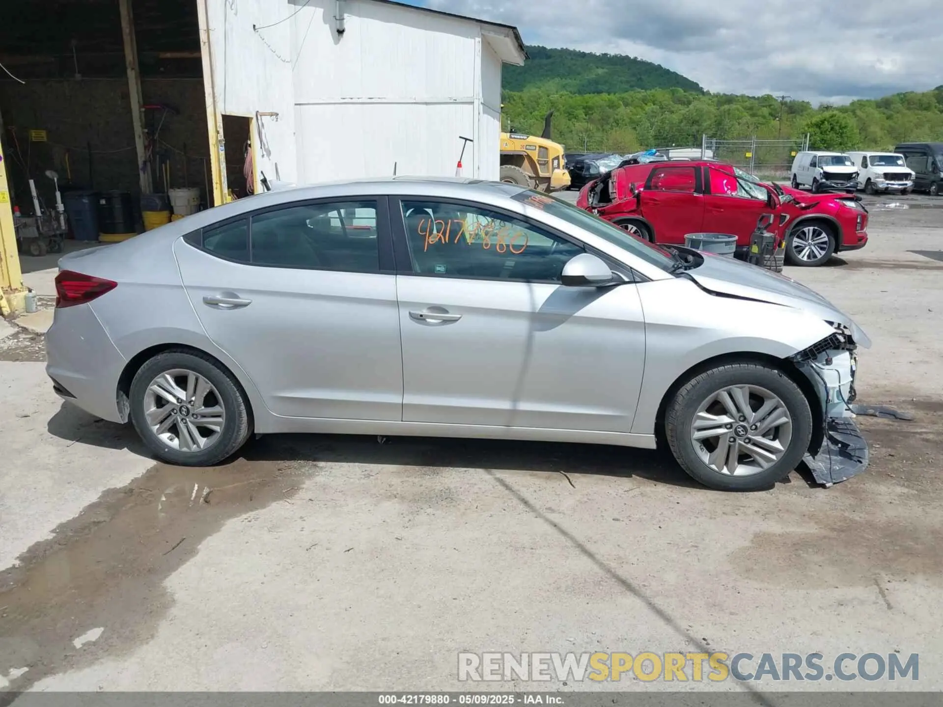 14 Photograph of a damaged car KMHD84LFXKU762860 HYUNDAI ELANTRA 2019