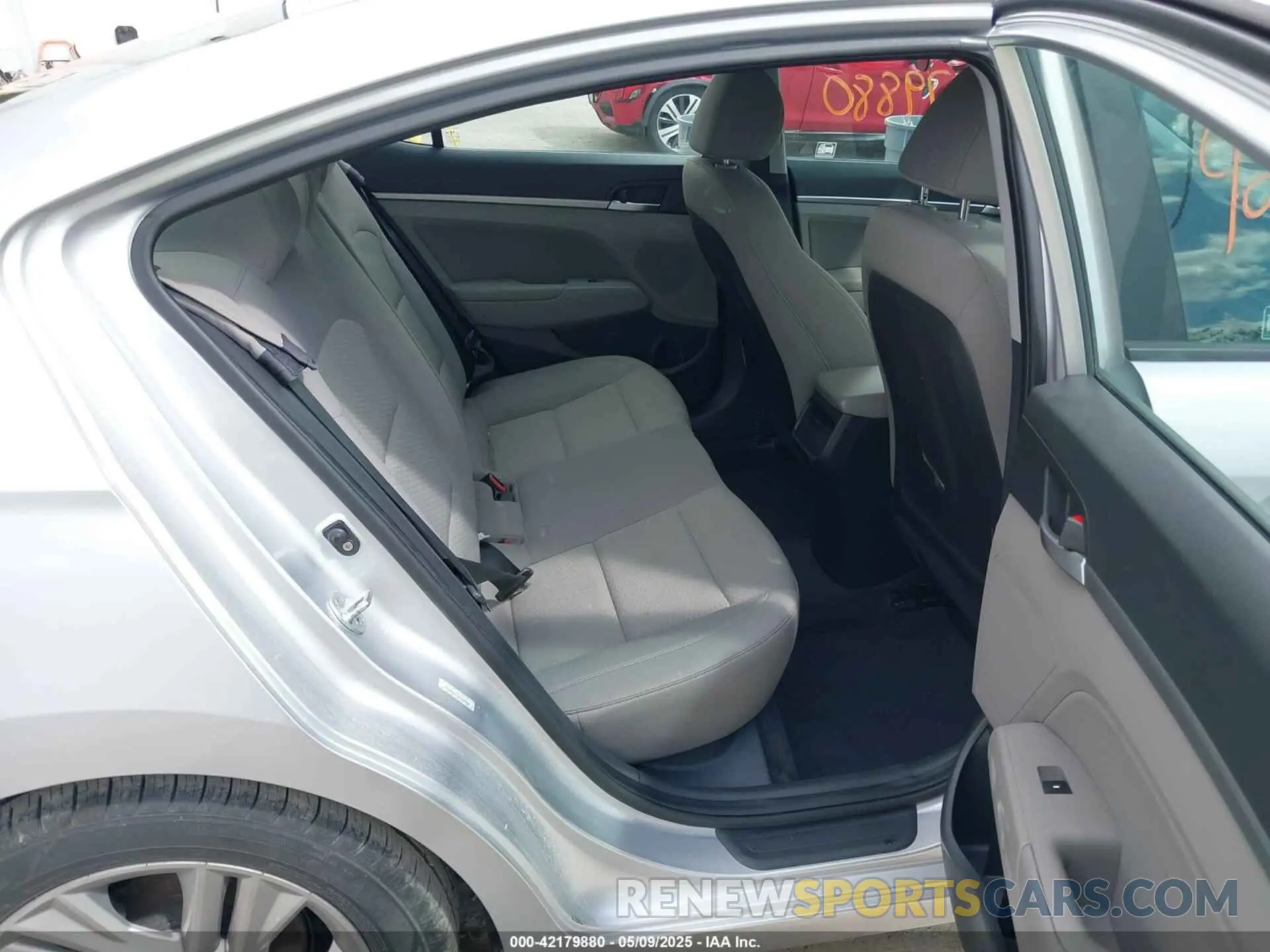 8 Photograph of a damaged car KMHD84LFXKU762860 HYUNDAI ELANTRA 2019
