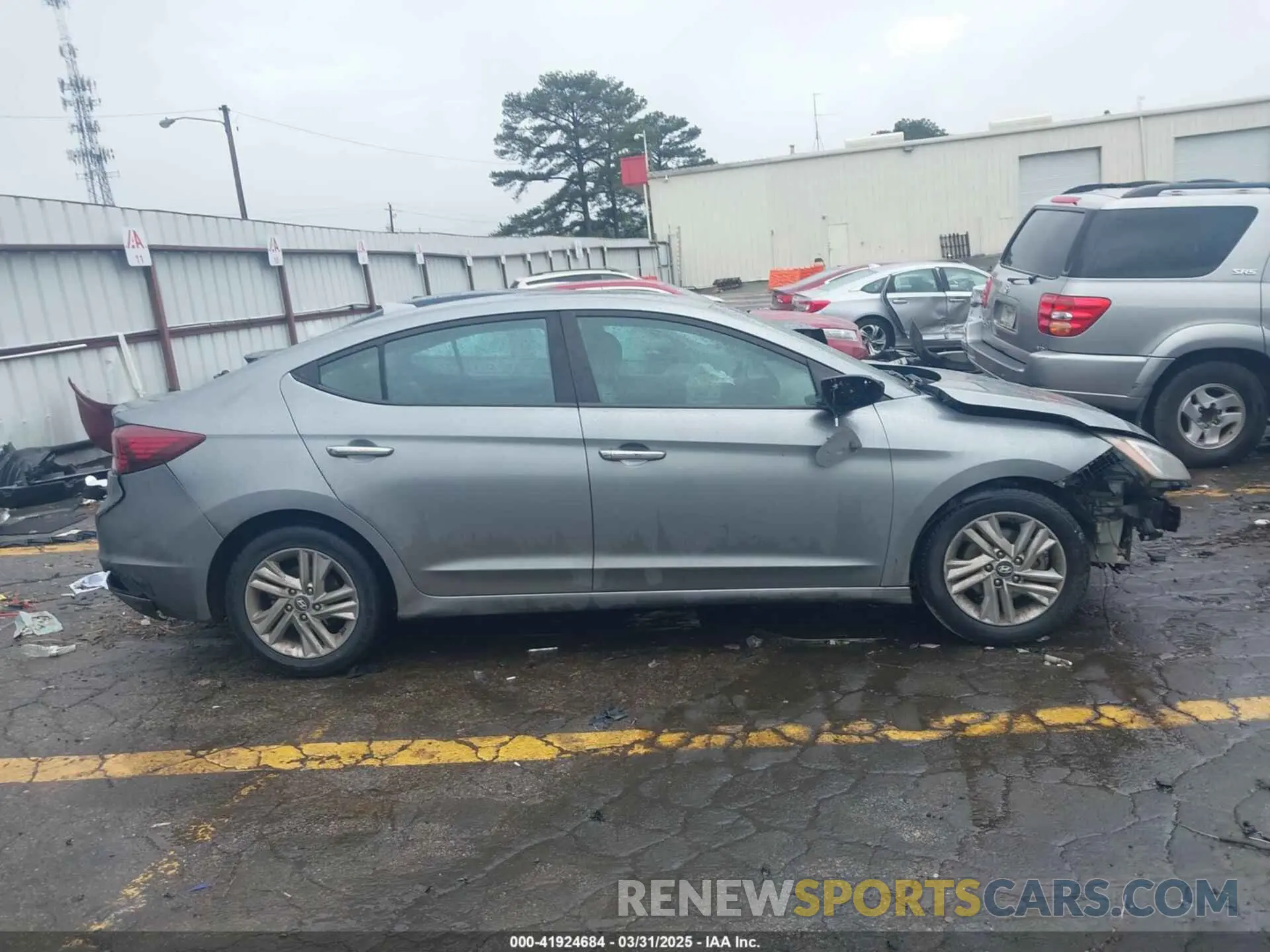13 Photograph of a damaged car KMHD84LFXKU781862 HYUNDAI ELANTRA 2019