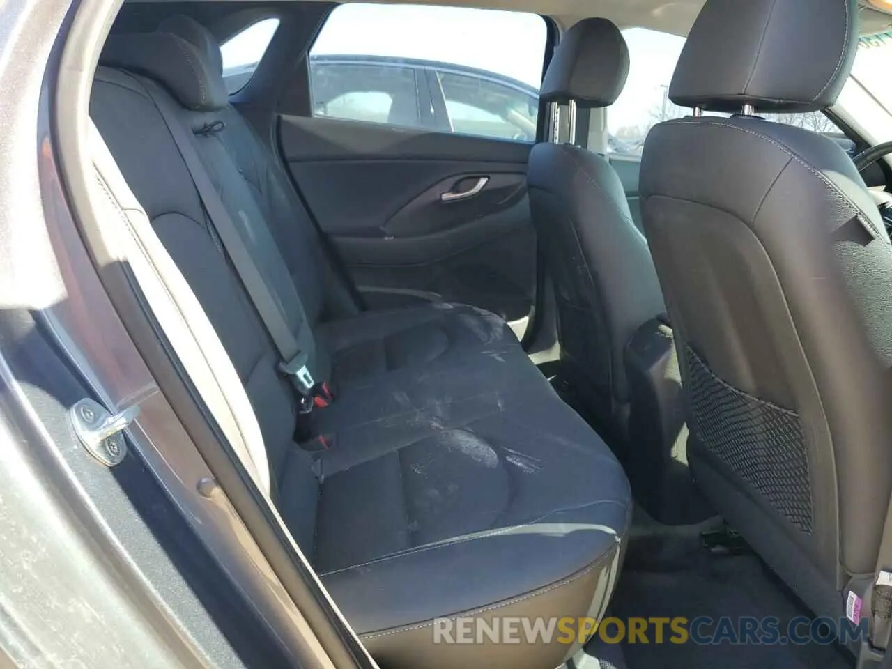 10 Photograph of a damaged car KMHH35LE4KU113780 HYUNDAI ELANTRA 2019