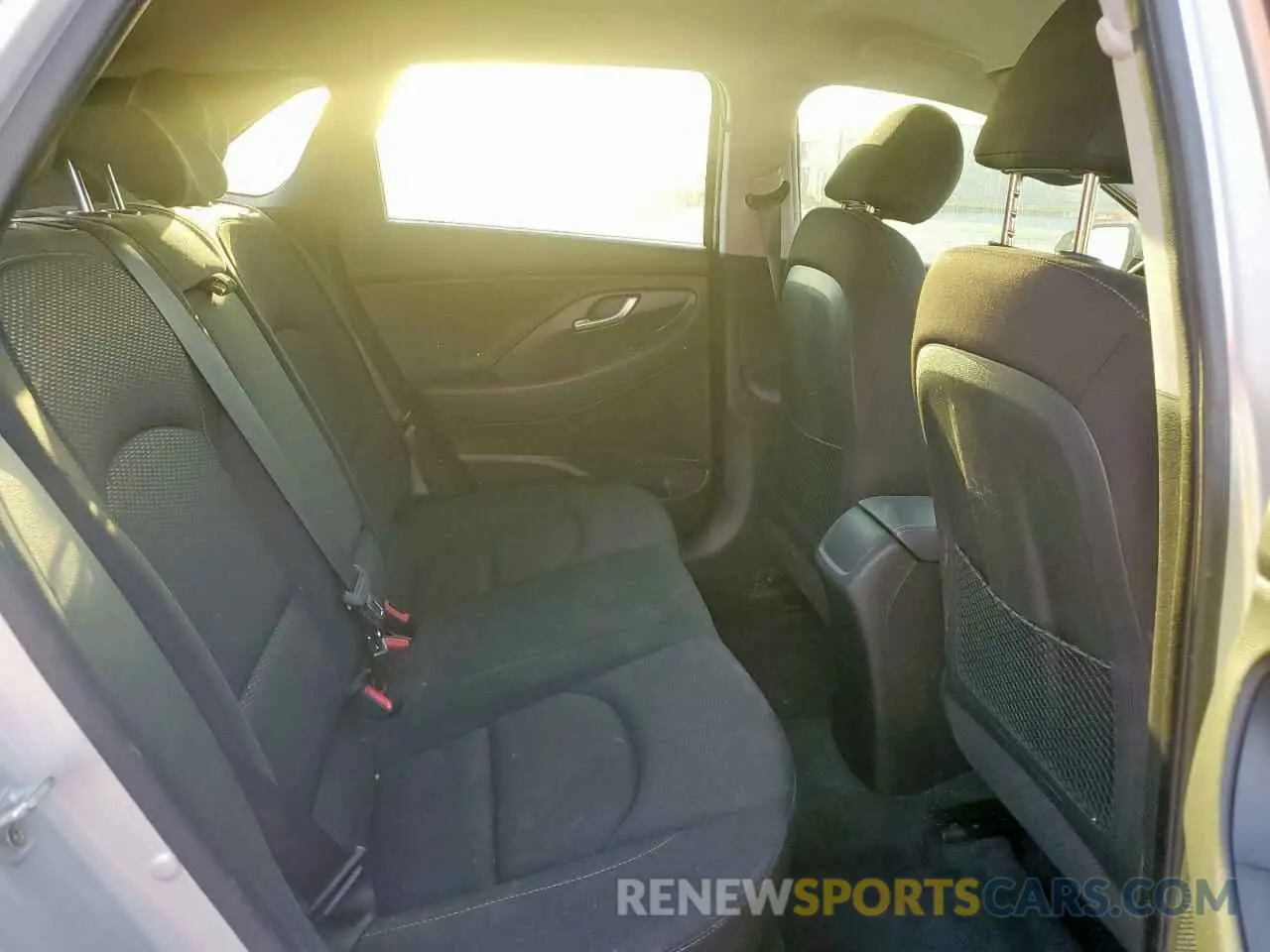 10 Photograph of a damaged car KMHH35LE6KU102148 HYUNDAI ELANTRA 2019