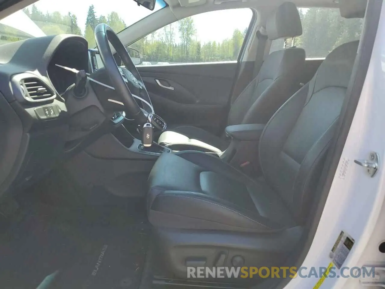 7 Photograph of a damaged car KMHH35LE7KU107245 HYUNDAI ELANTRA 2019
