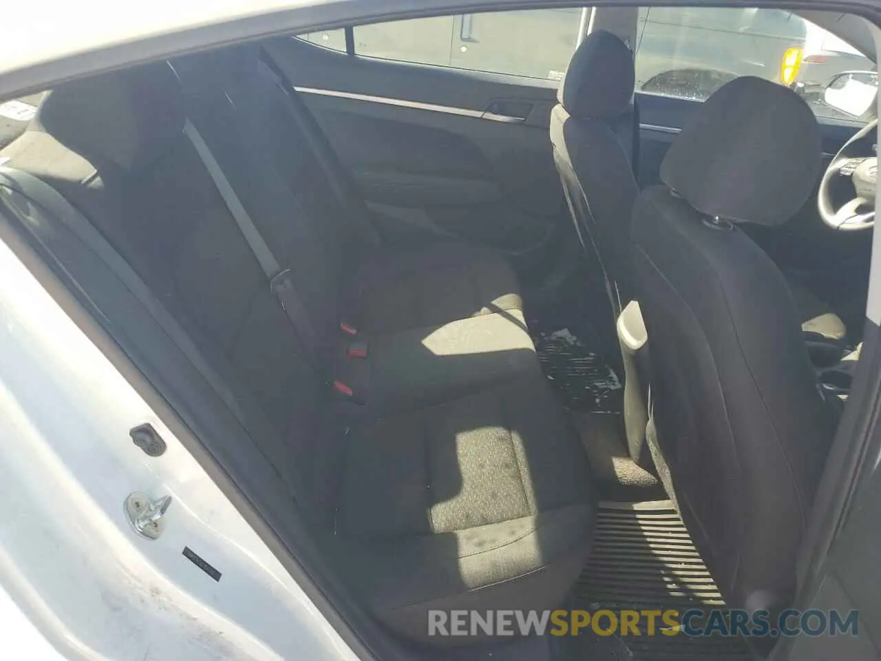 10 Photograph of a damaged car 5NPD74LF0LH543568 HYUNDAI ELANTRA 2020