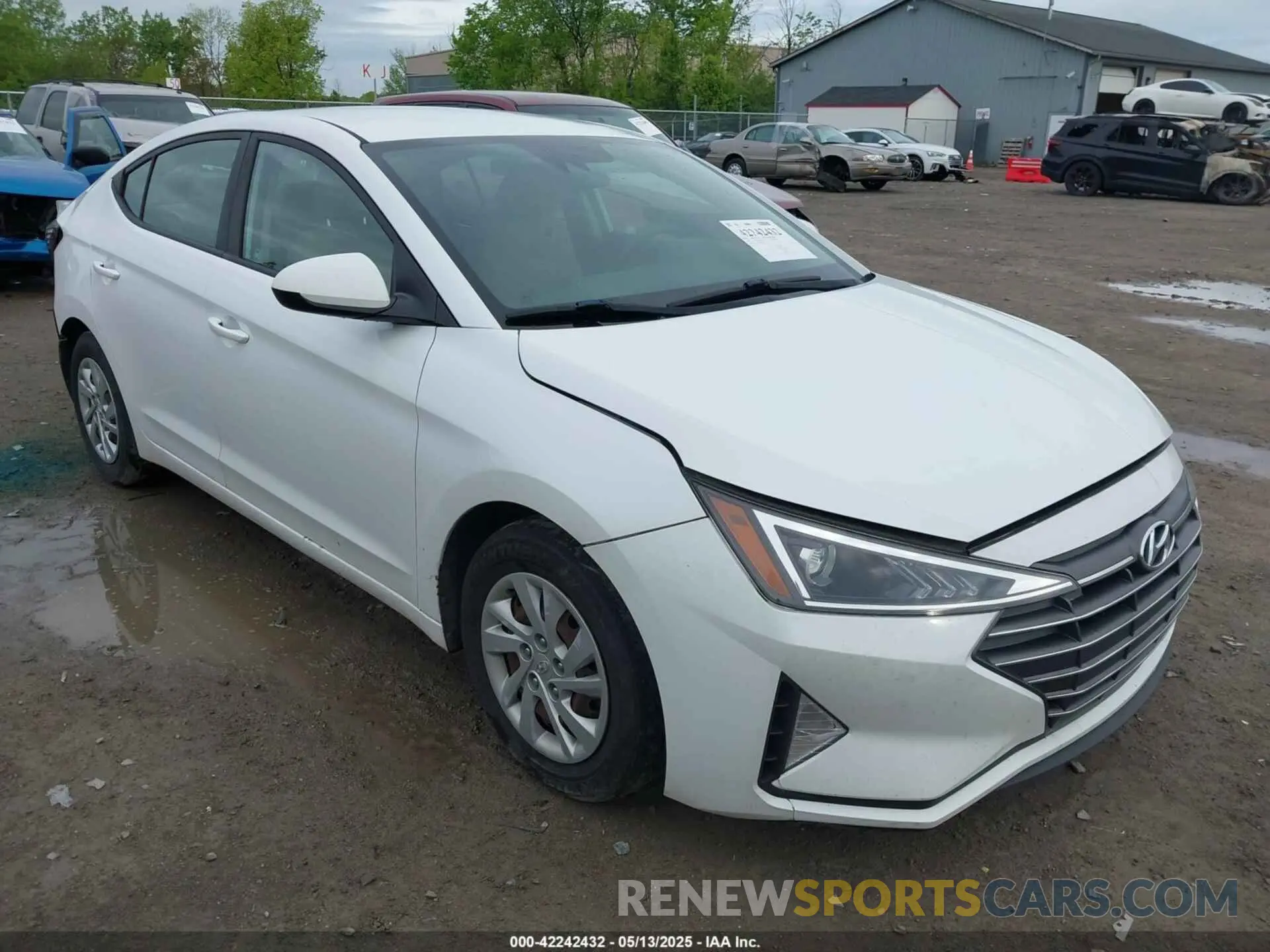 1 Photograph of a damaged car 5NPD74LF0LH609195 HYUNDAI ELANTRA 2020