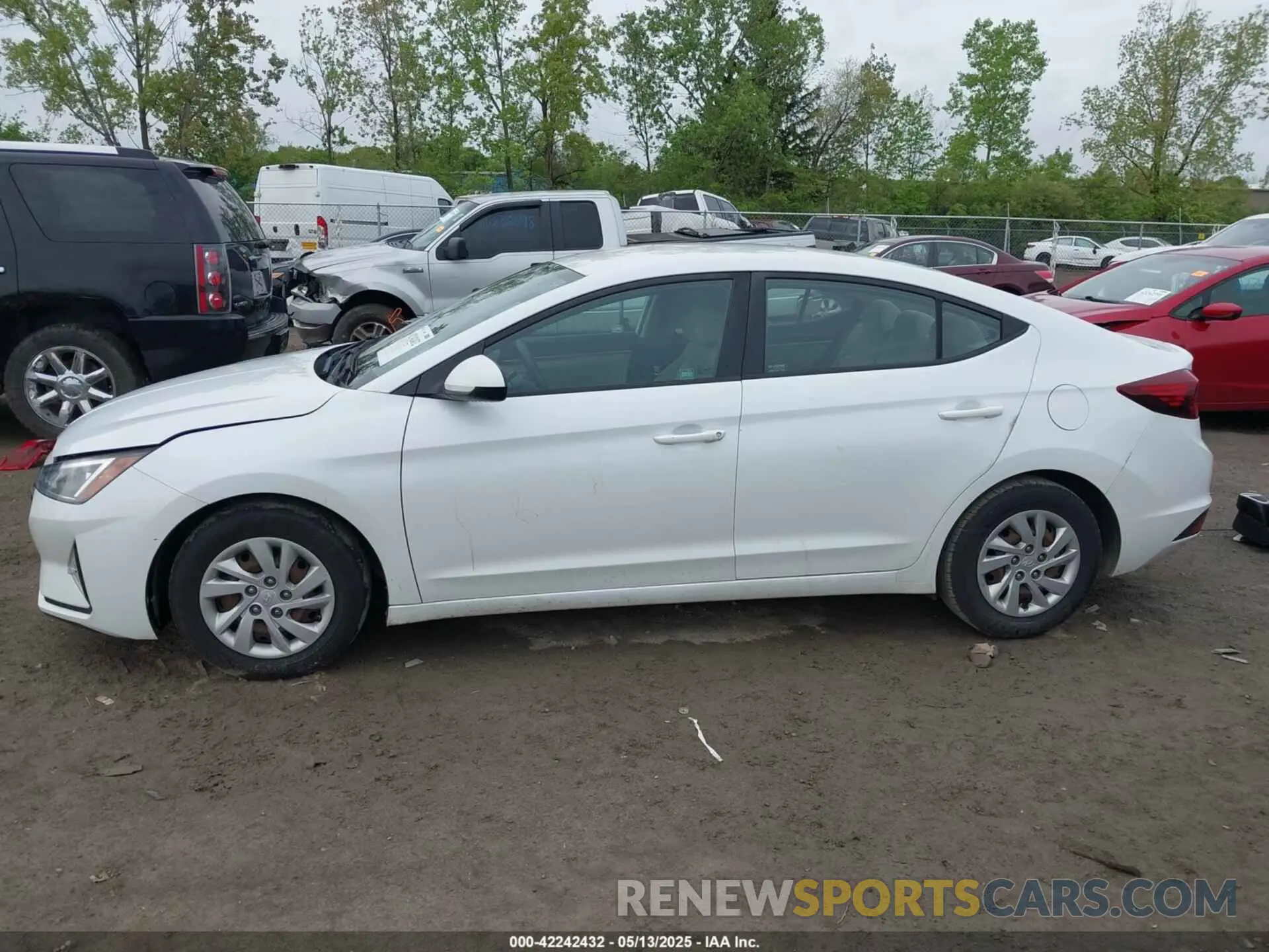 15 Photograph of a damaged car 5NPD74LF0LH609195 HYUNDAI ELANTRA 2020