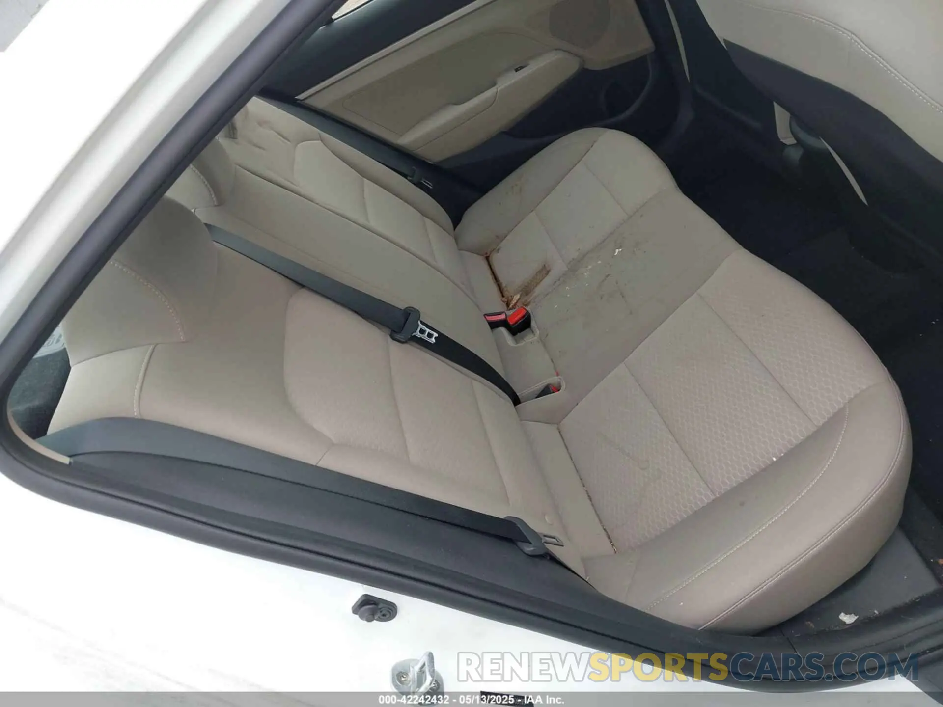 8 Photograph of a damaged car 5NPD74LF0LH609195 HYUNDAI ELANTRA 2020
