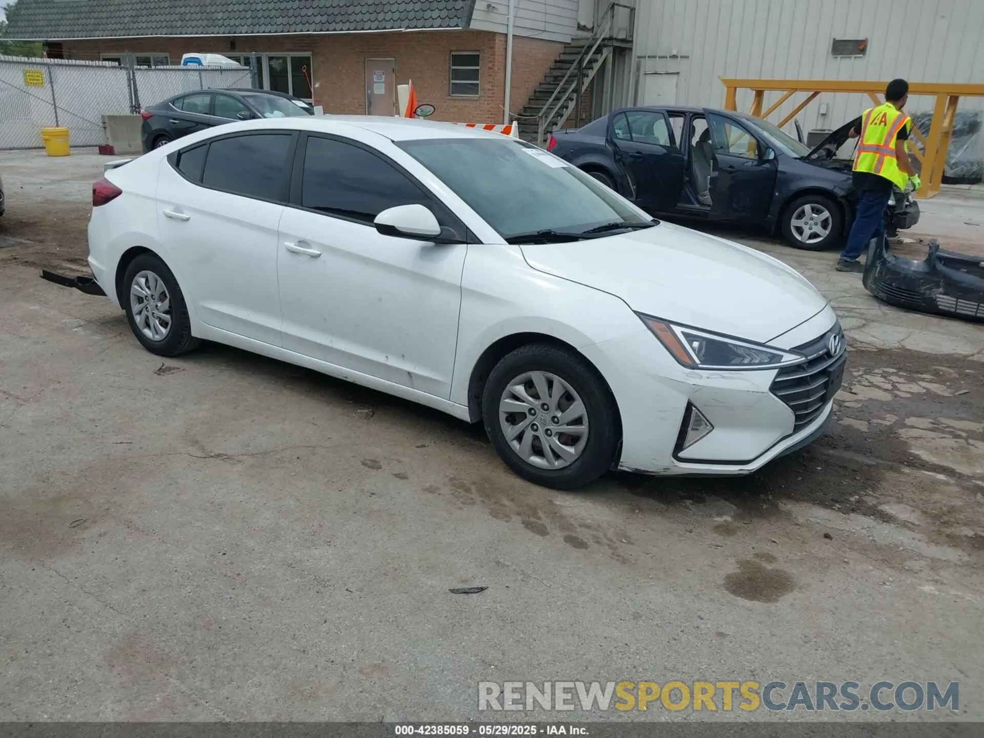 1 Photograph of a damaged car 5NPD74LF0LH618060 HYUNDAI ELANTRA 2020