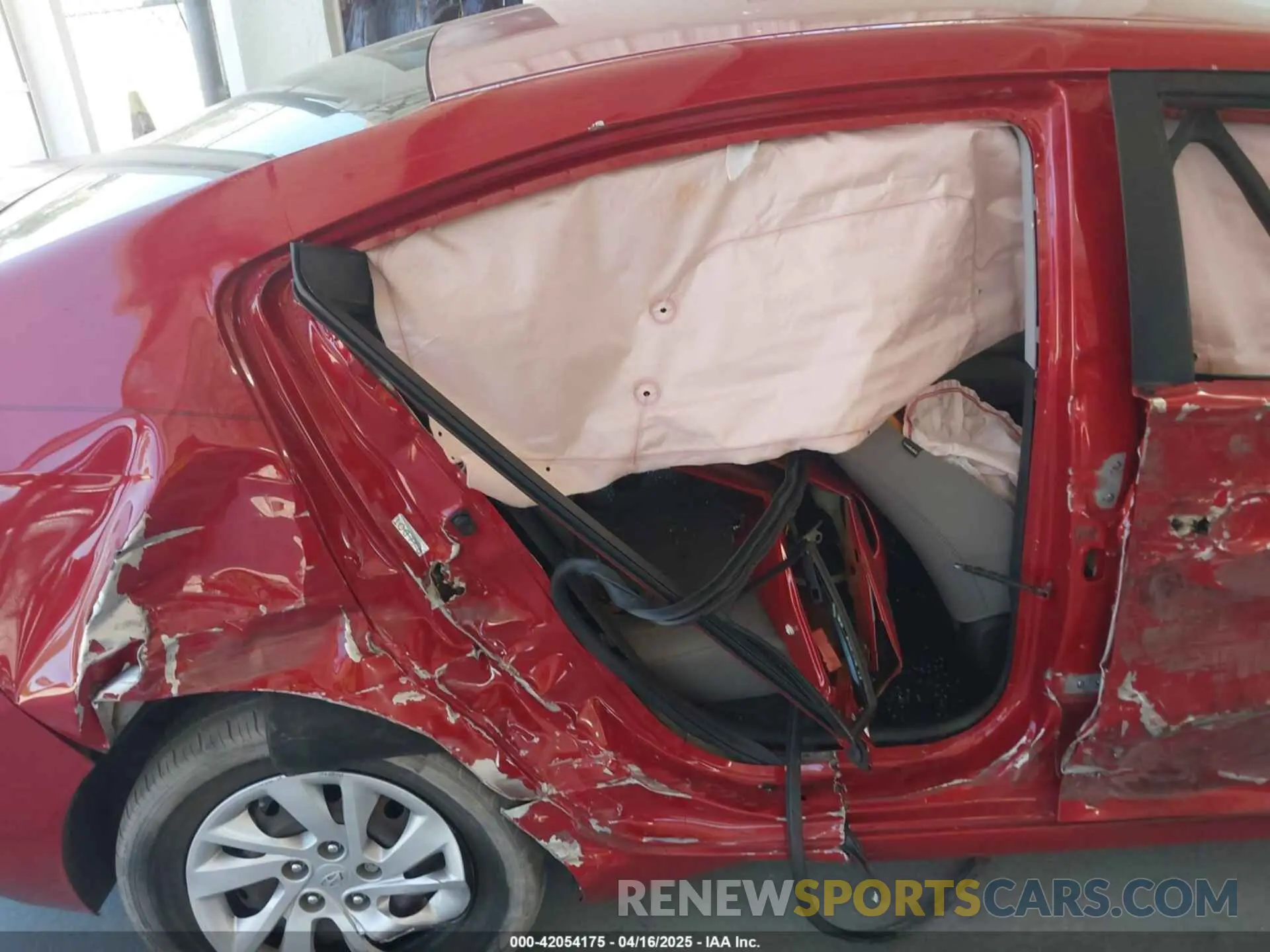 6 Photograph of a damaged car 5NPD74LF1LH500566 HYUNDAI ELANTRA 2020