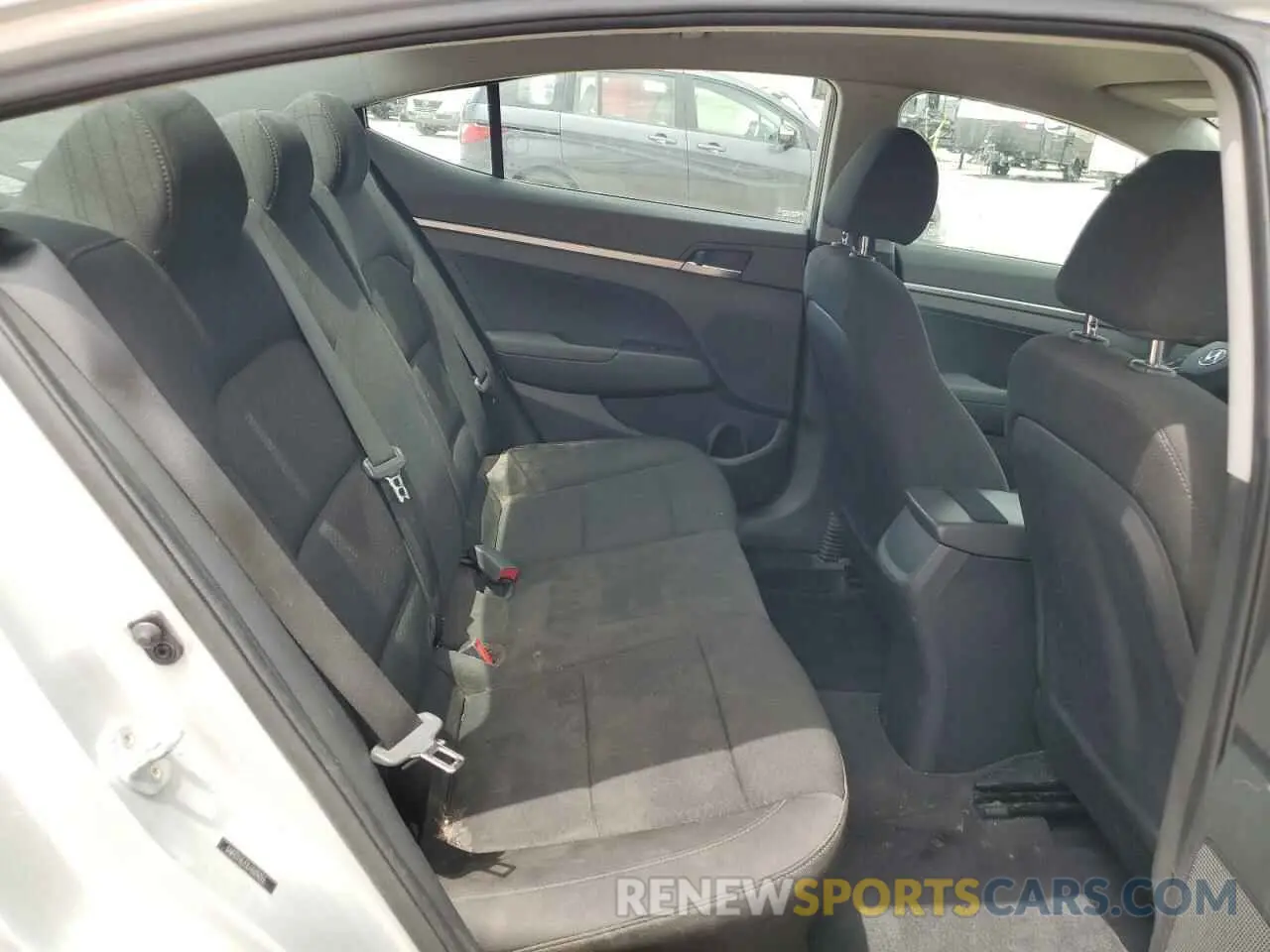 10 Photograph of a damaged car 5NPD74LF1LH505055 HYUNDAI ELANTRA 2020