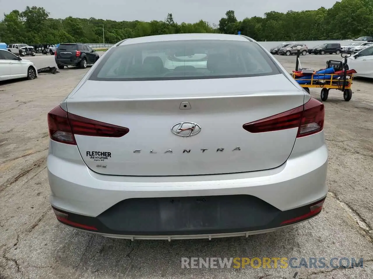 6 Photograph of a damaged car 5NPD74LF1LH505055 HYUNDAI ELANTRA 2020