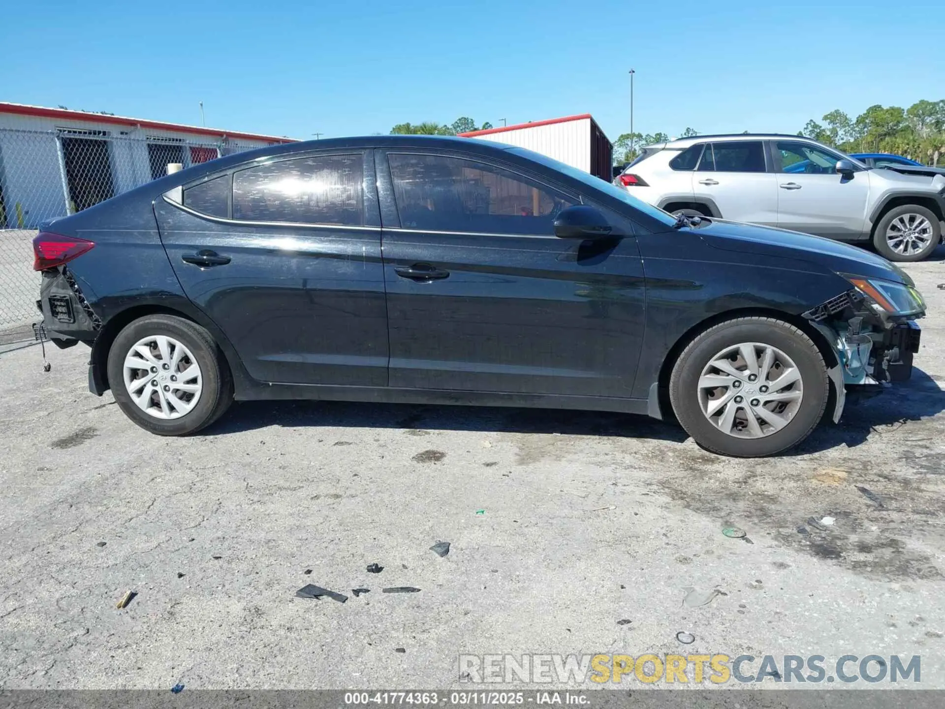 14 Photograph of a damaged car 5NPD74LF1LH559861 HYUNDAI ELANTRA 2020