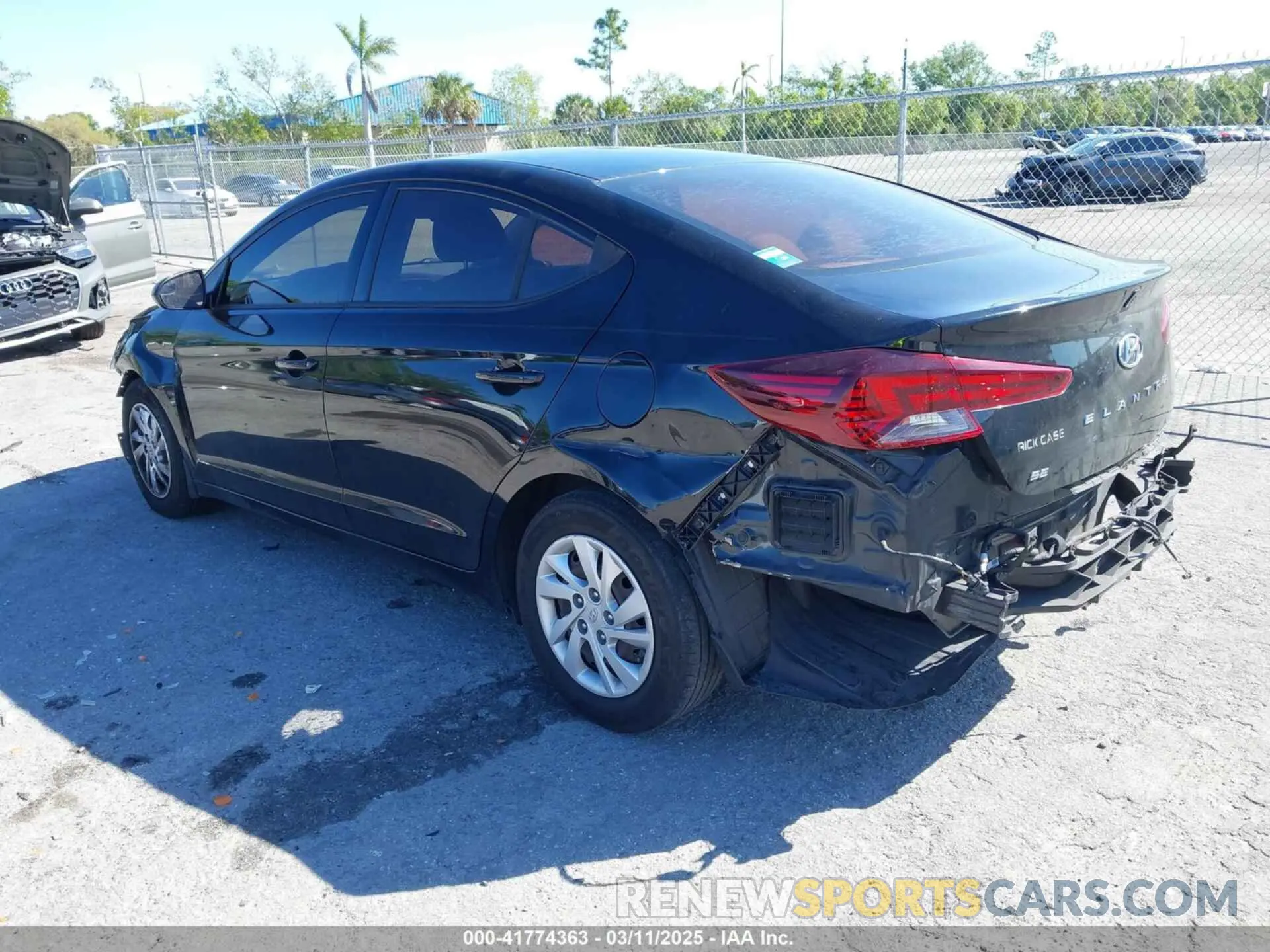 3 Photograph of a damaged car 5NPD74LF1LH559861 HYUNDAI ELANTRA 2020