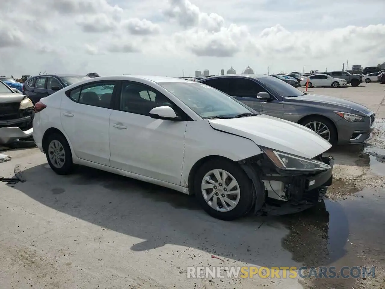 4 Photograph of a damaged car 5NPD74LF1LH602921 HYUNDAI ELANTRA 2020