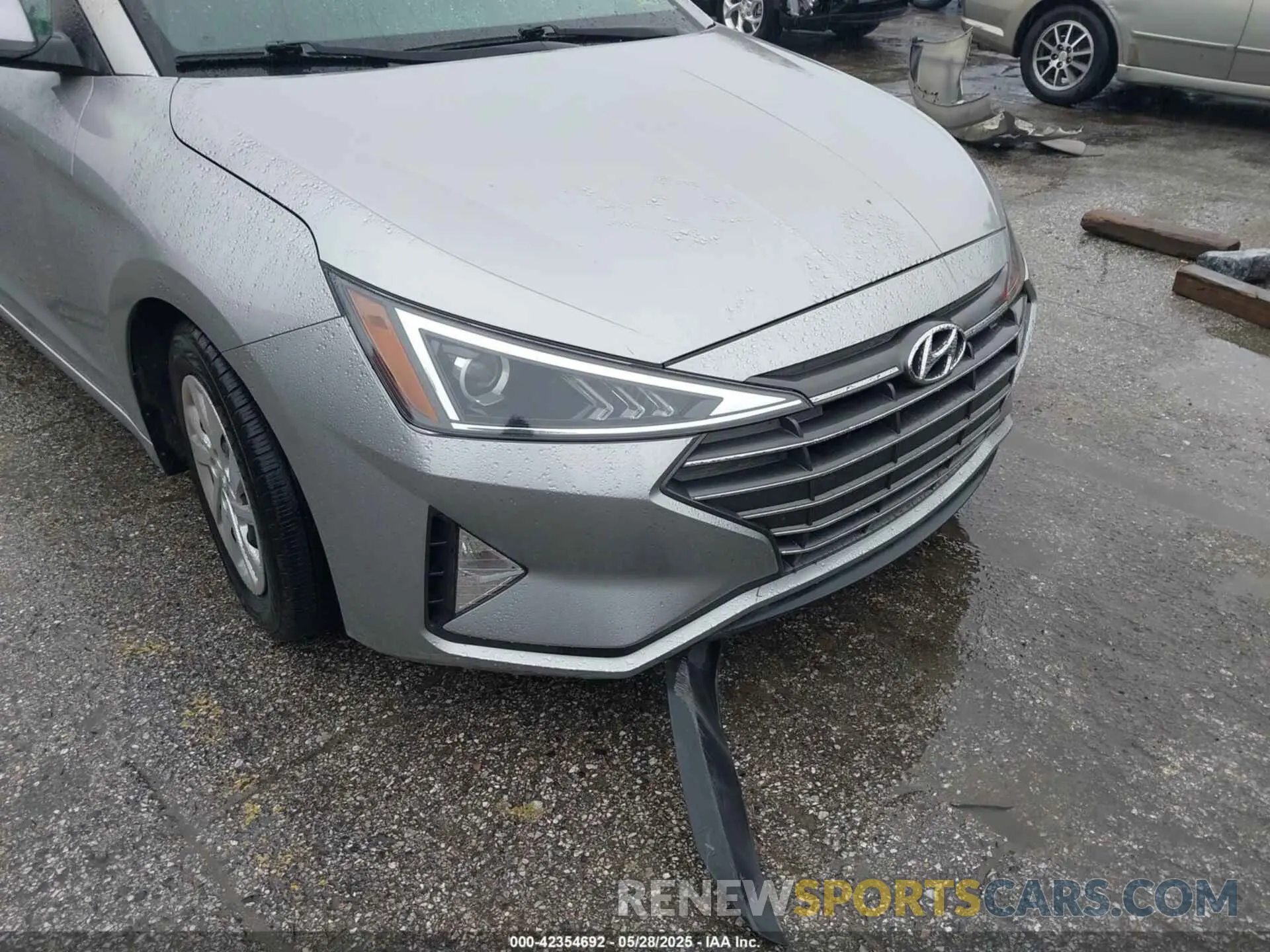 6 Photograph of a damaged car 5NPD74LF1LH615152 HYUNDAI ELANTRA 2020