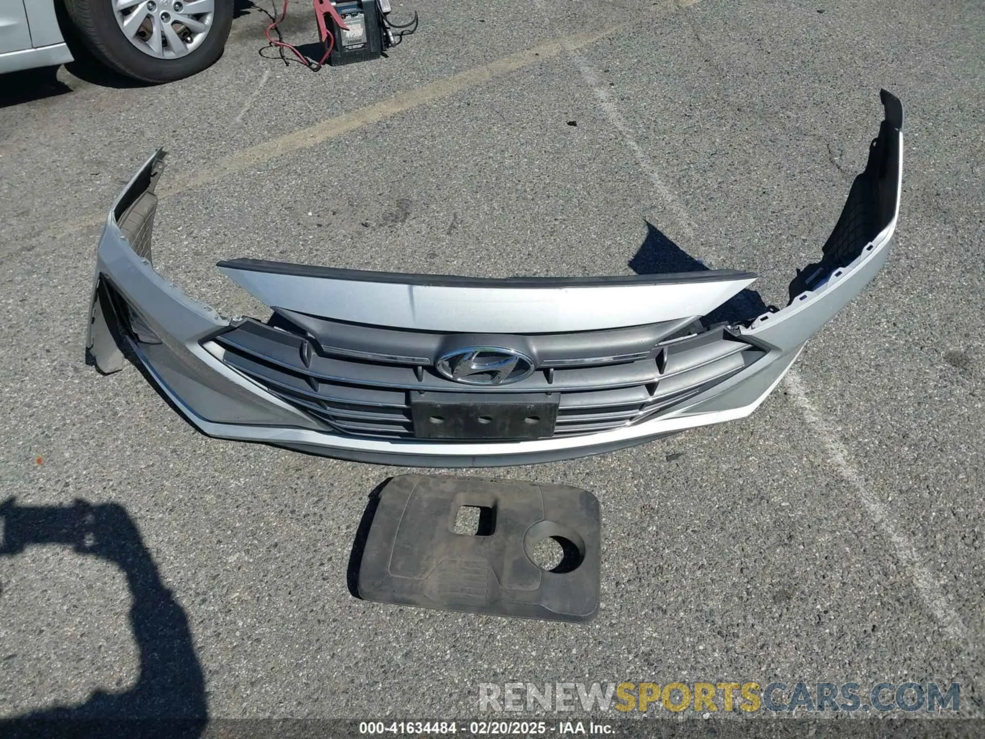 12 Photograph of a damaged car 5NPD74LF2LH499606 HYUNDAI ELANTRA 2020