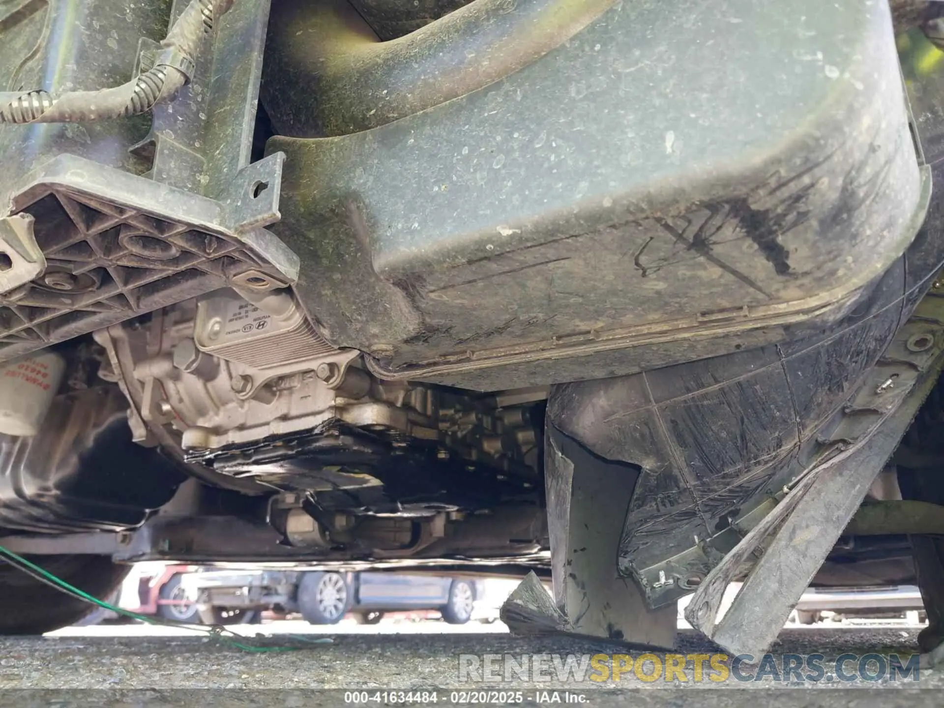 19 Photograph of a damaged car 5NPD74LF2LH499606 HYUNDAI ELANTRA 2020