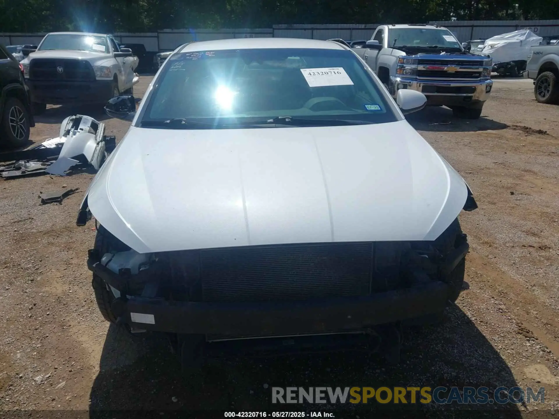 13 Photograph of a damaged car 5NPD74LF2LH499654 HYUNDAI ELANTRA 2020