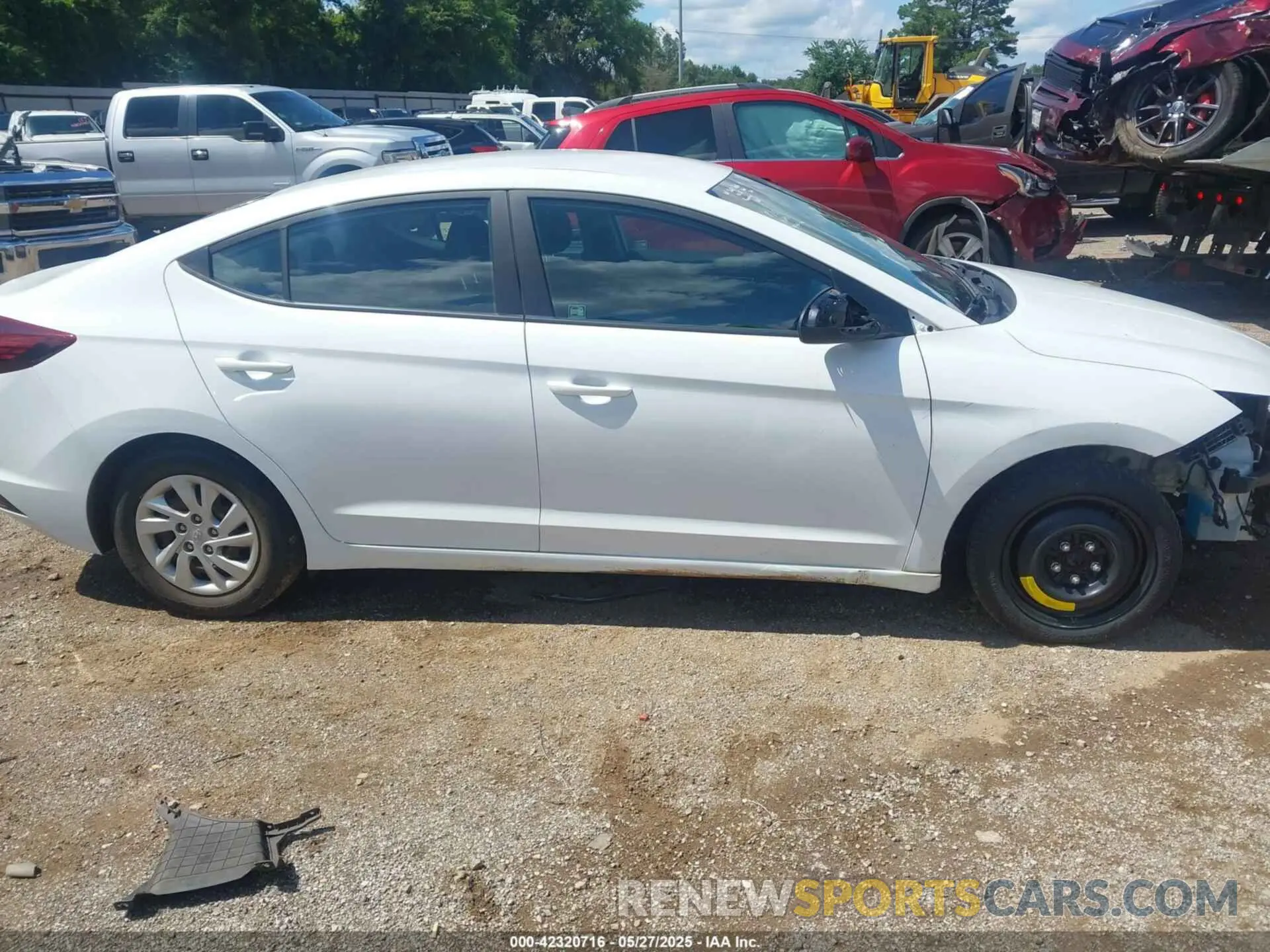 14 Photograph of a damaged car 5NPD74LF2LH499654 HYUNDAI ELANTRA 2020
