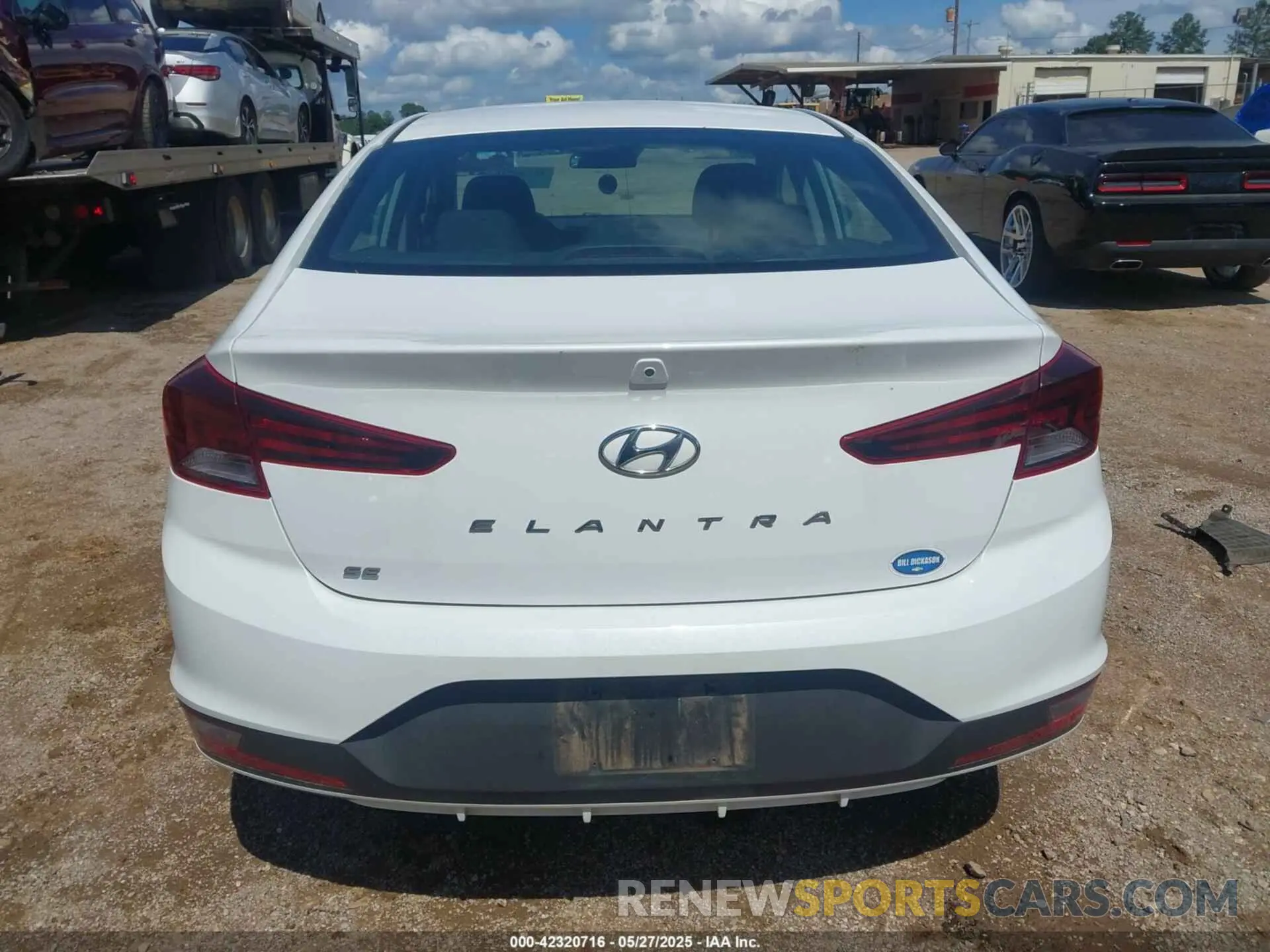 17 Photograph of a damaged car 5NPD74LF2LH499654 HYUNDAI ELANTRA 2020