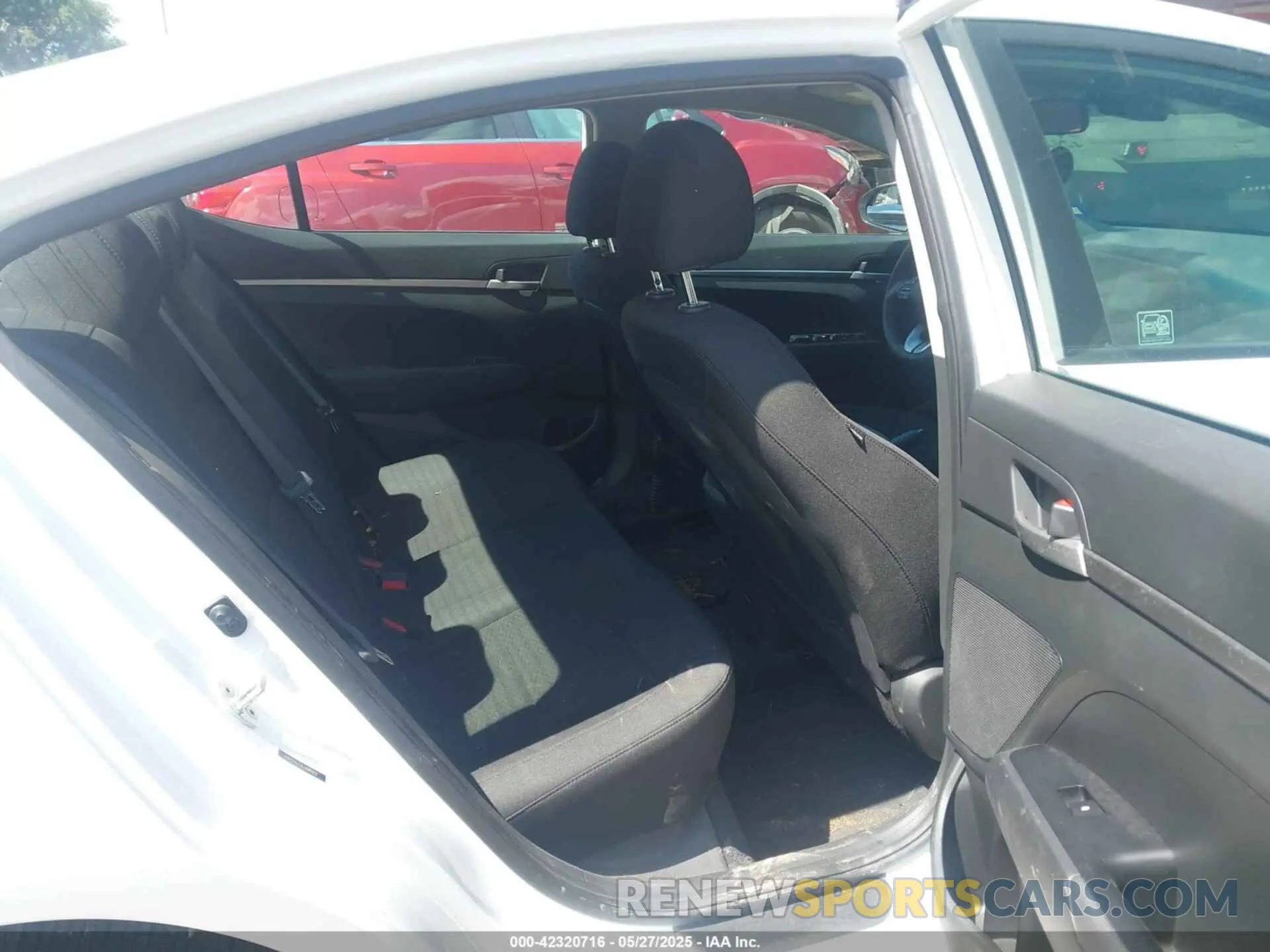 8 Photograph of a damaged car 5NPD74LF2LH499654 HYUNDAI ELANTRA 2020
