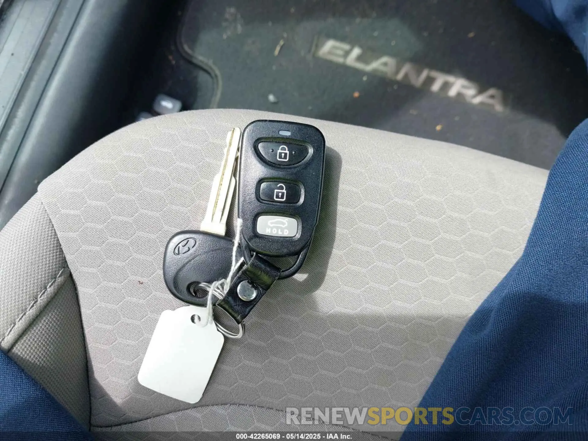 11 Photograph of a damaged car 5NPD74LF2LH510135 HYUNDAI ELANTRA 2020