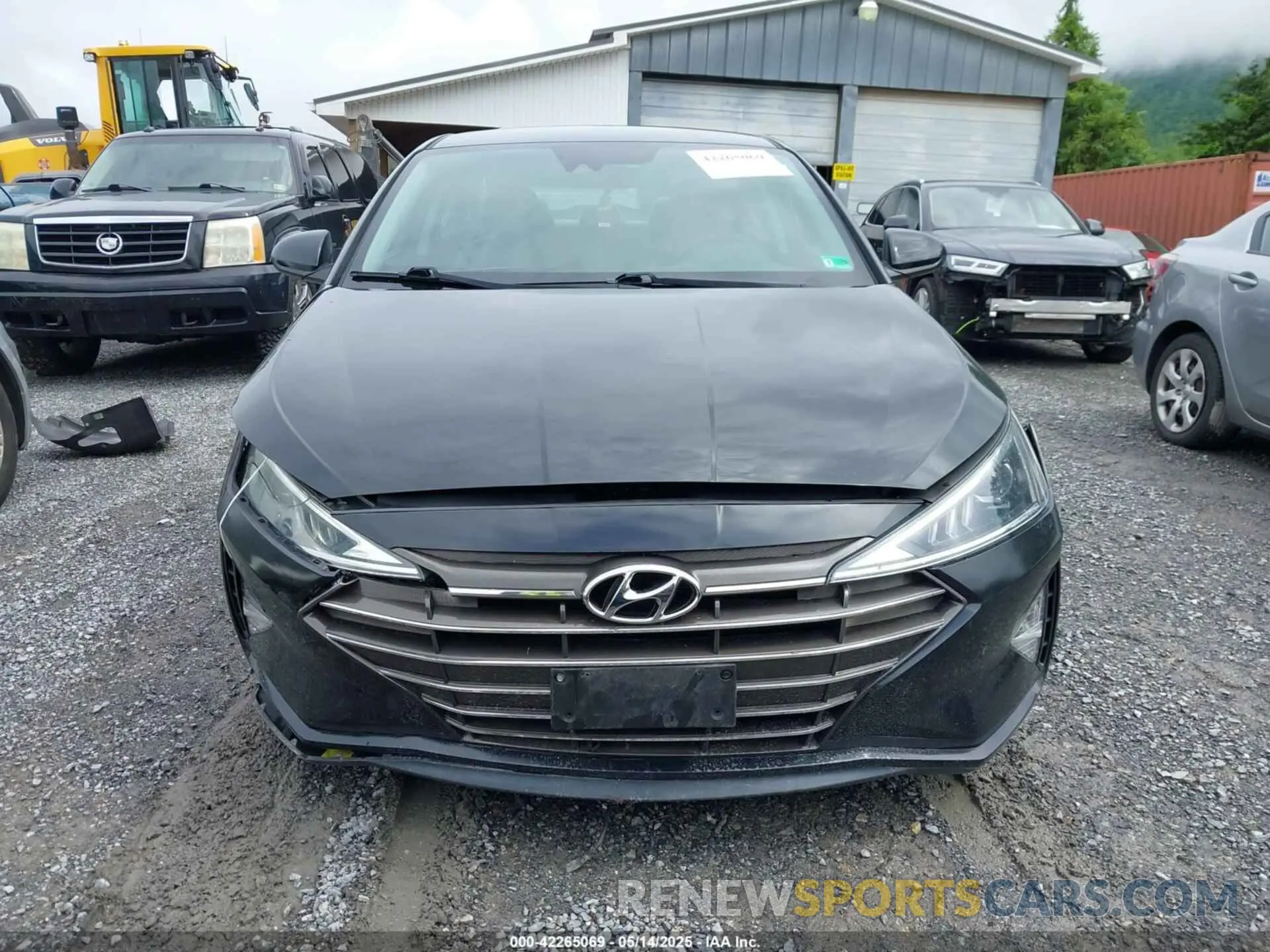 13 Photograph of a damaged car 5NPD74LF2LH510135 HYUNDAI ELANTRA 2020