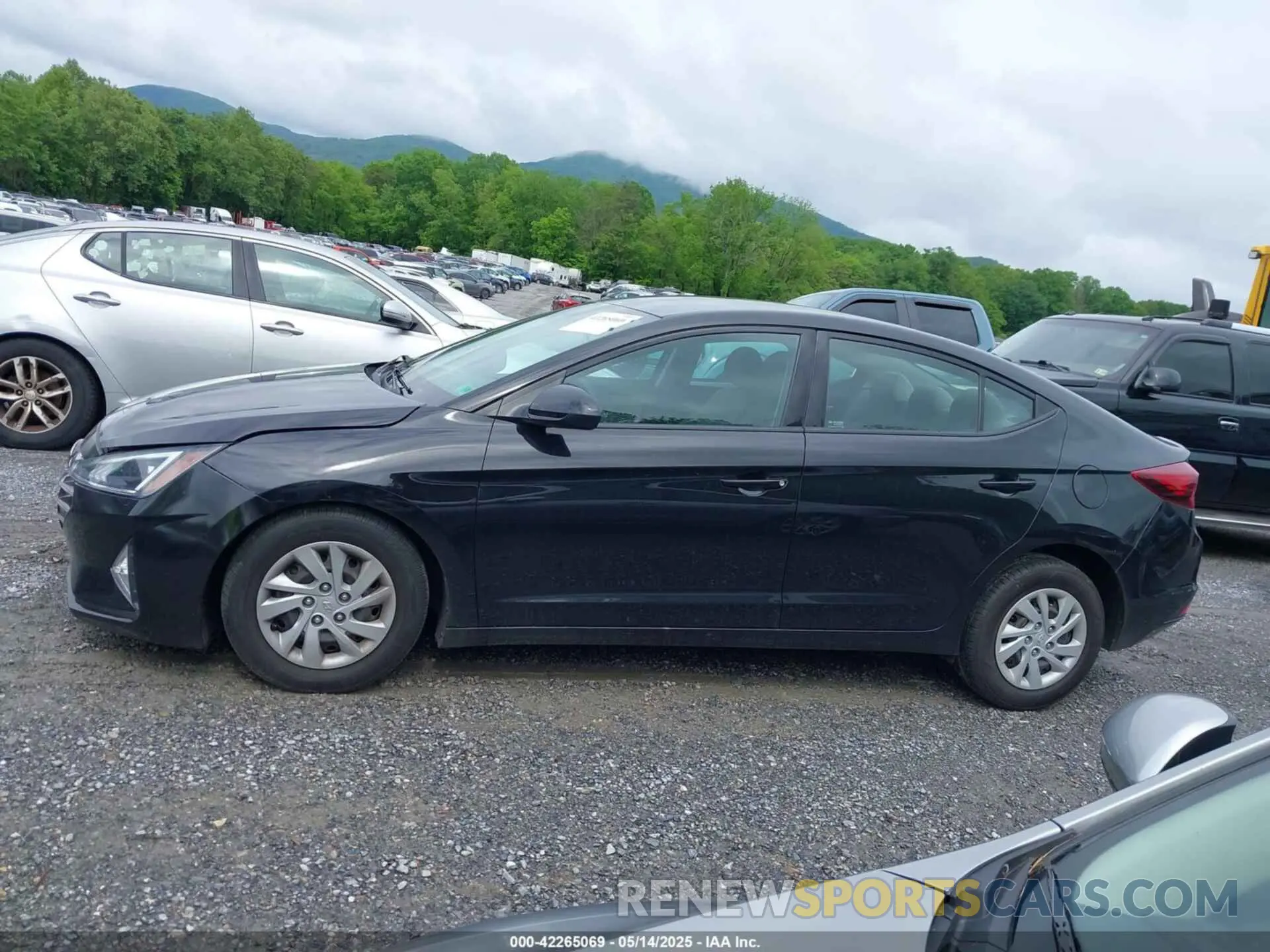 15 Photograph of a damaged car 5NPD74LF2LH510135 HYUNDAI ELANTRA 2020