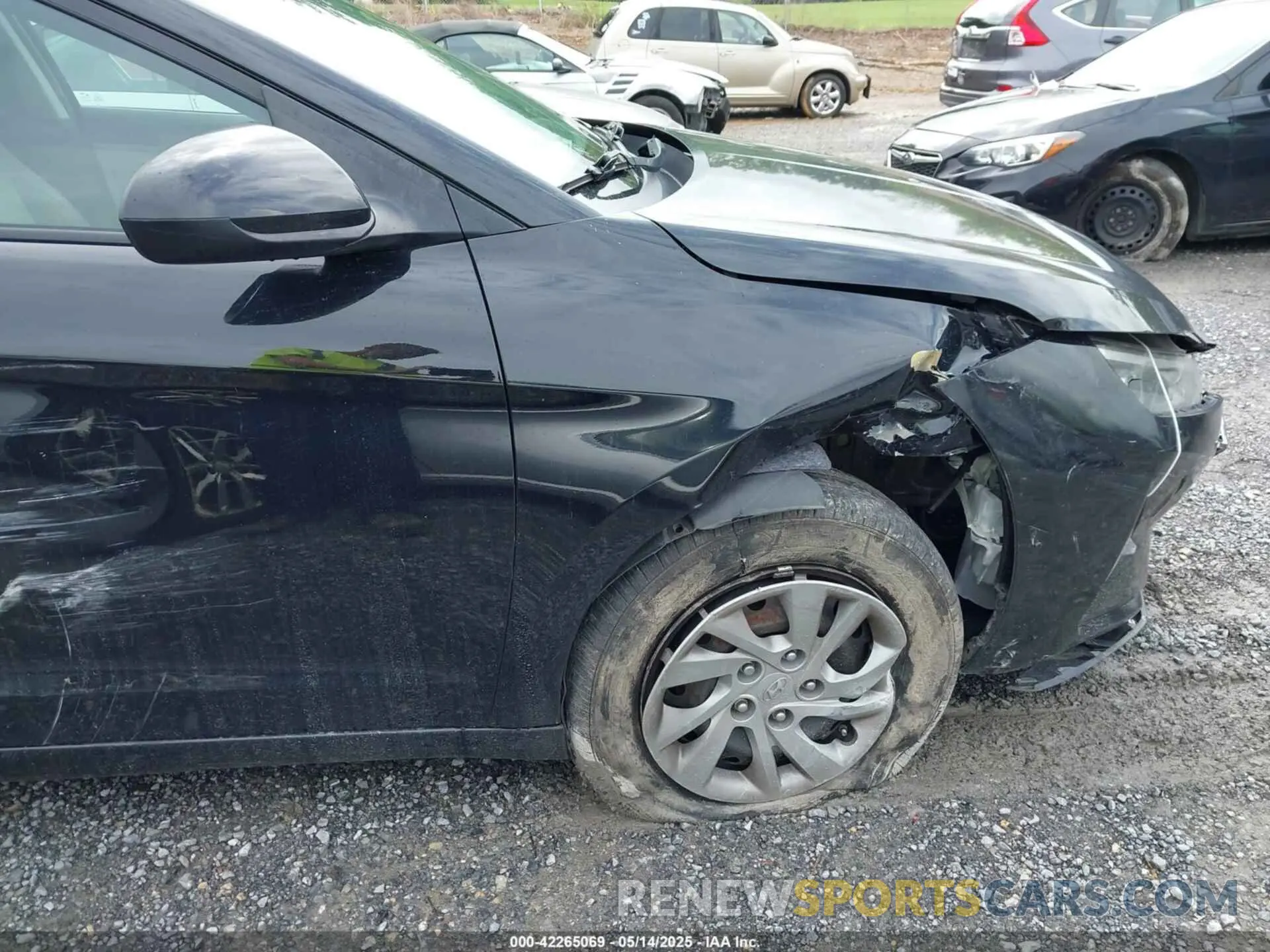 18 Photograph of a damaged car 5NPD74LF2LH510135 HYUNDAI ELANTRA 2020