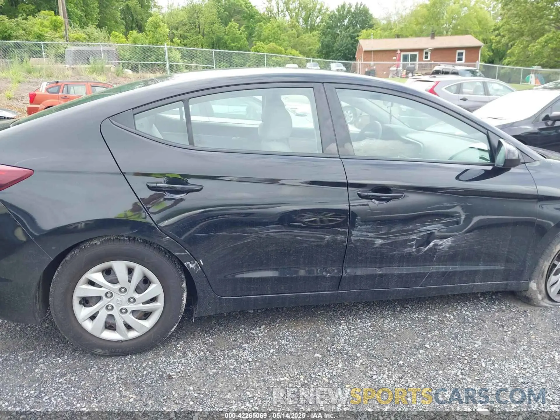 19 Photograph of a damaged car 5NPD74LF2LH510135 HYUNDAI ELANTRA 2020