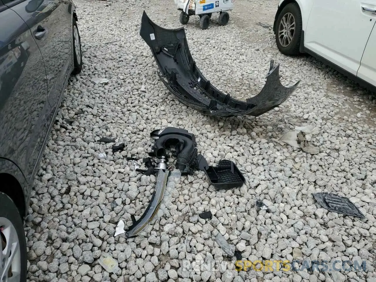 12 Photograph of a damaged car 5NPD74LF2LH513150 HYUNDAI ELANTRA 2020