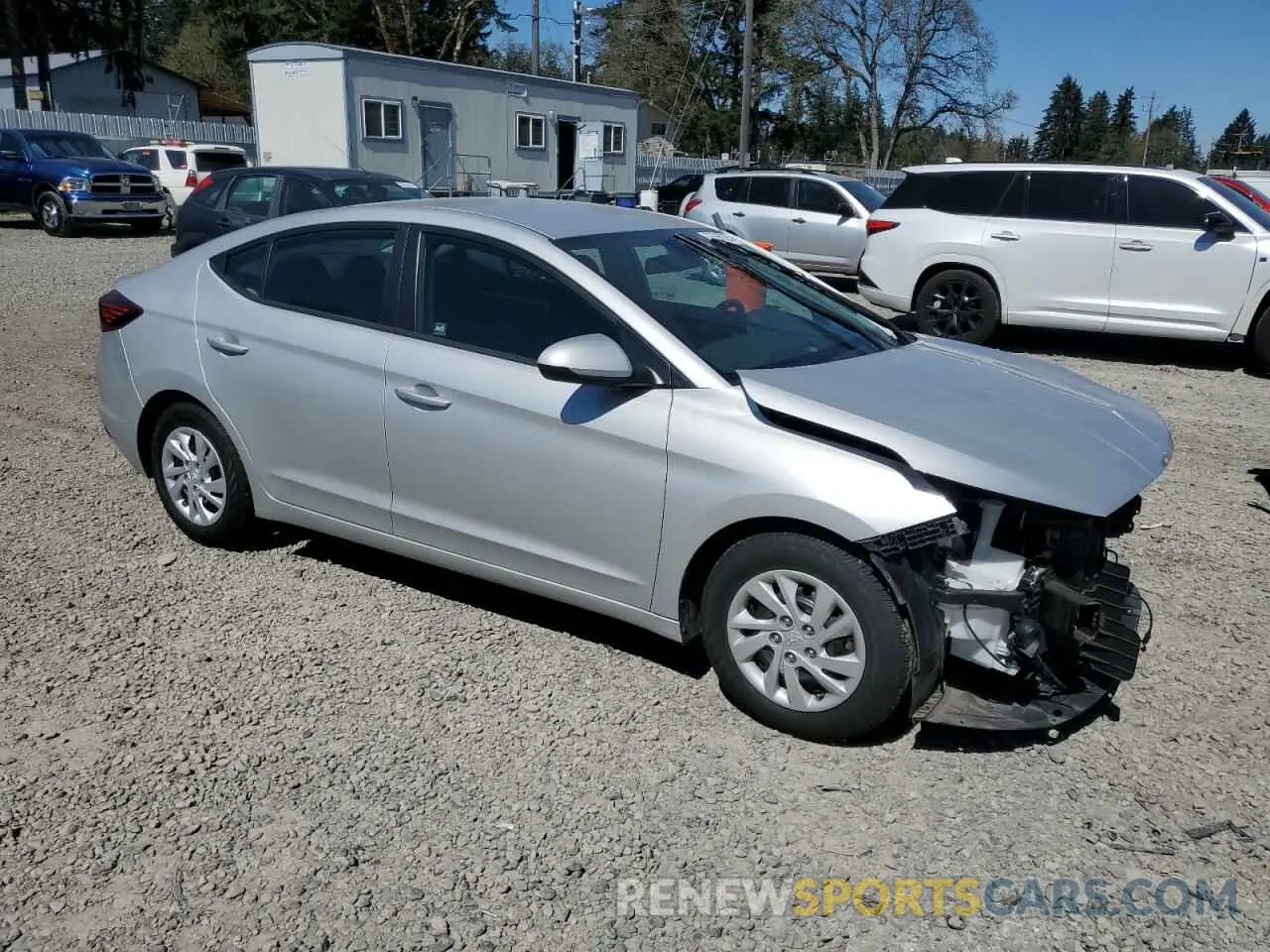4 Photograph of a damaged car 5NPD74LF2LH520339 HYUNDAI ELANTRA 2020