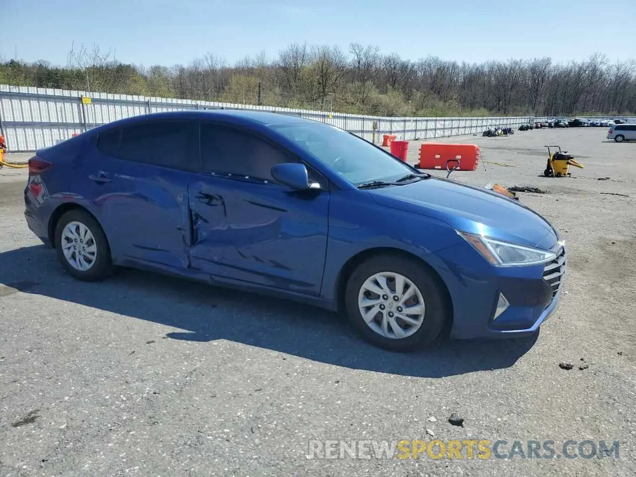 4 Photograph of a damaged car 5NPD74LF2LH544883 HYUNDAI ELANTRA 2020