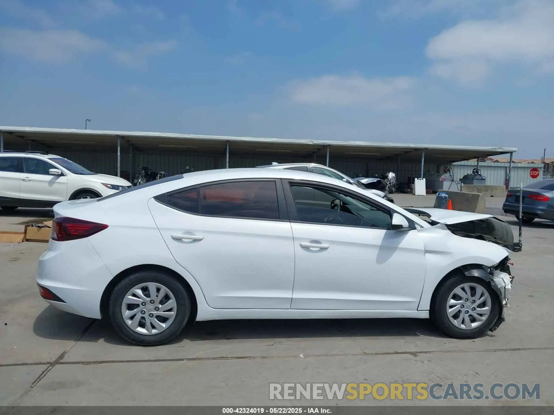 14 Photograph of a damaged car 5NPD74LF2LH562915 HYUNDAI ELANTRA 2020