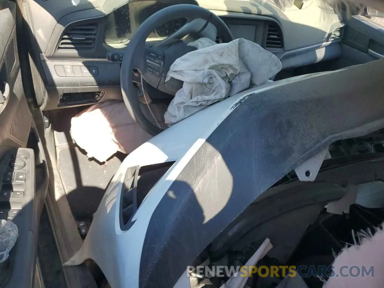 8 Photograph of a damaged car 5NPD74LF2LH597535 HYUNDAI ELANTRA 2020