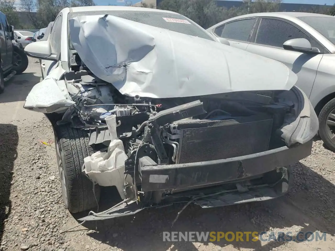 5 Photograph of a damaged car 5NPD74LF2LH604855 HYUNDAI ELANTRA 2020