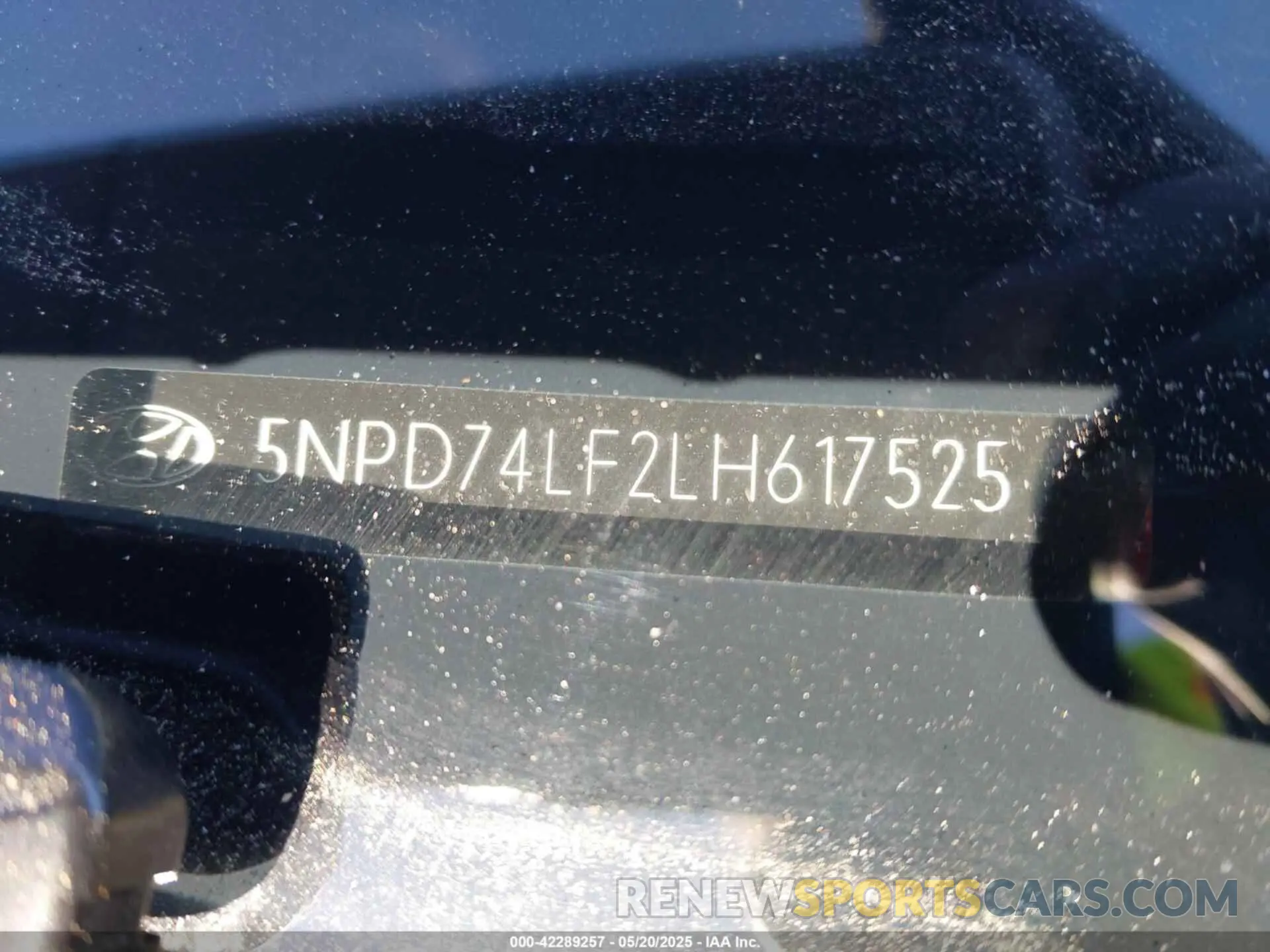17 Photograph of a damaged car 5NPD74LF2LH617525 HYUNDAI ELANTRA 2020