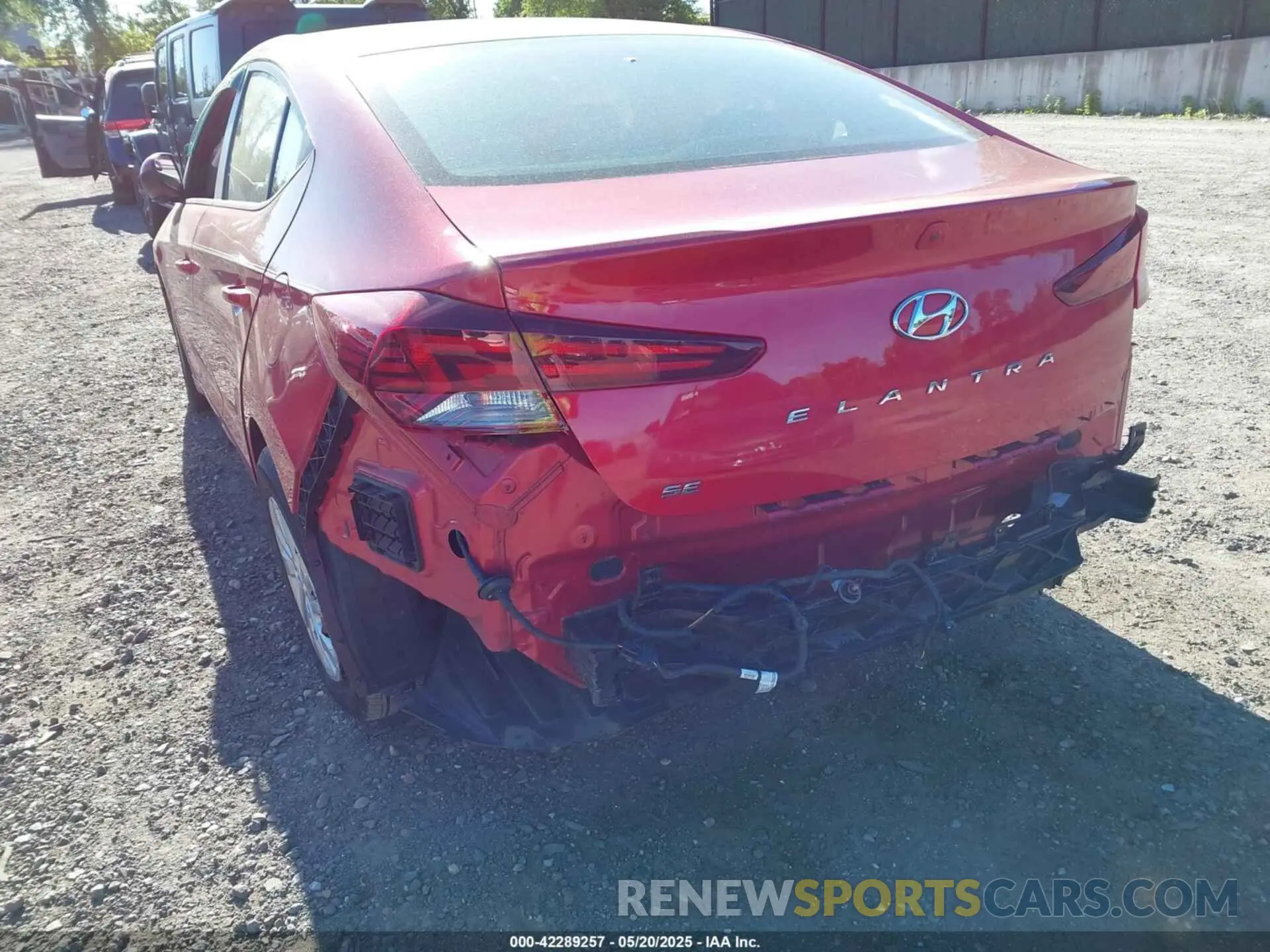 20 Photograph of a damaged car 5NPD74LF2LH617525 HYUNDAI ELANTRA 2020