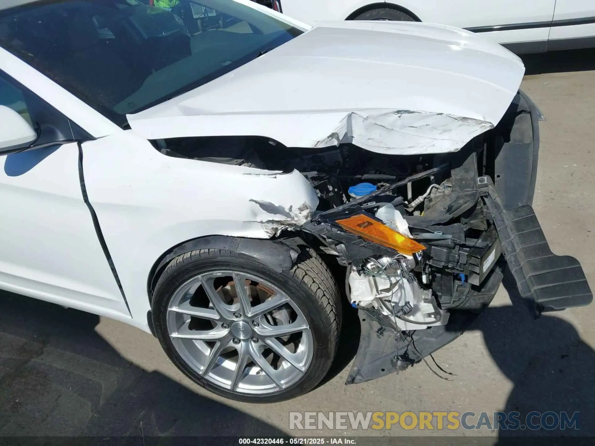18 Photograph of a damaged car 5NPD74LF3LH503856 HYUNDAI ELANTRA 2020