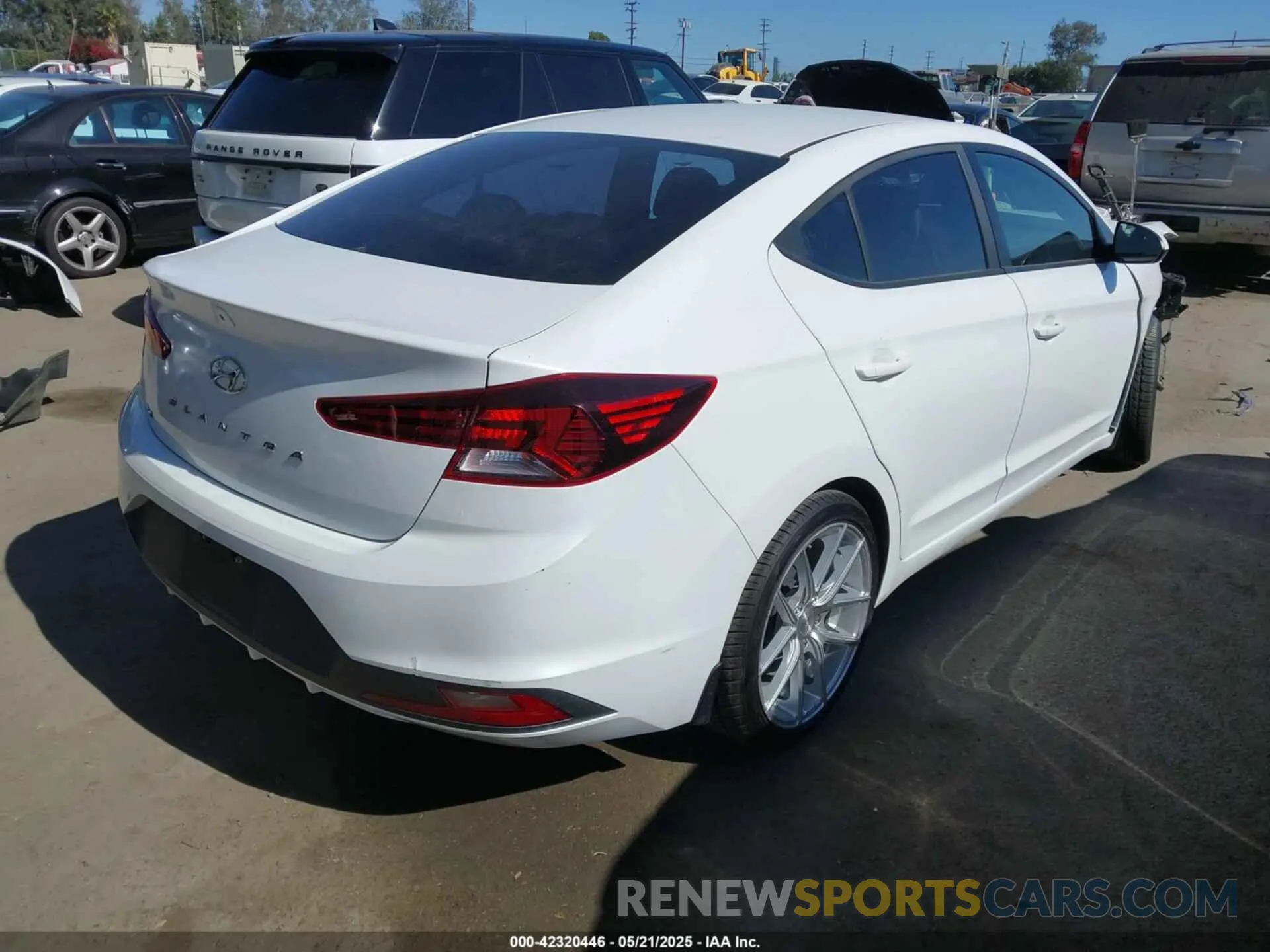 4 Photograph of a damaged car 5NPD74LF3LH503856 HYUNDAI ELANTRA 2020